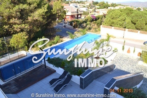 Villa for sale in Alhaurin-De-La-Torre, Malaga