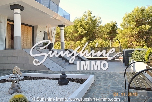 Villa for sale in Alhaurin-De-La-Torre, Malaga