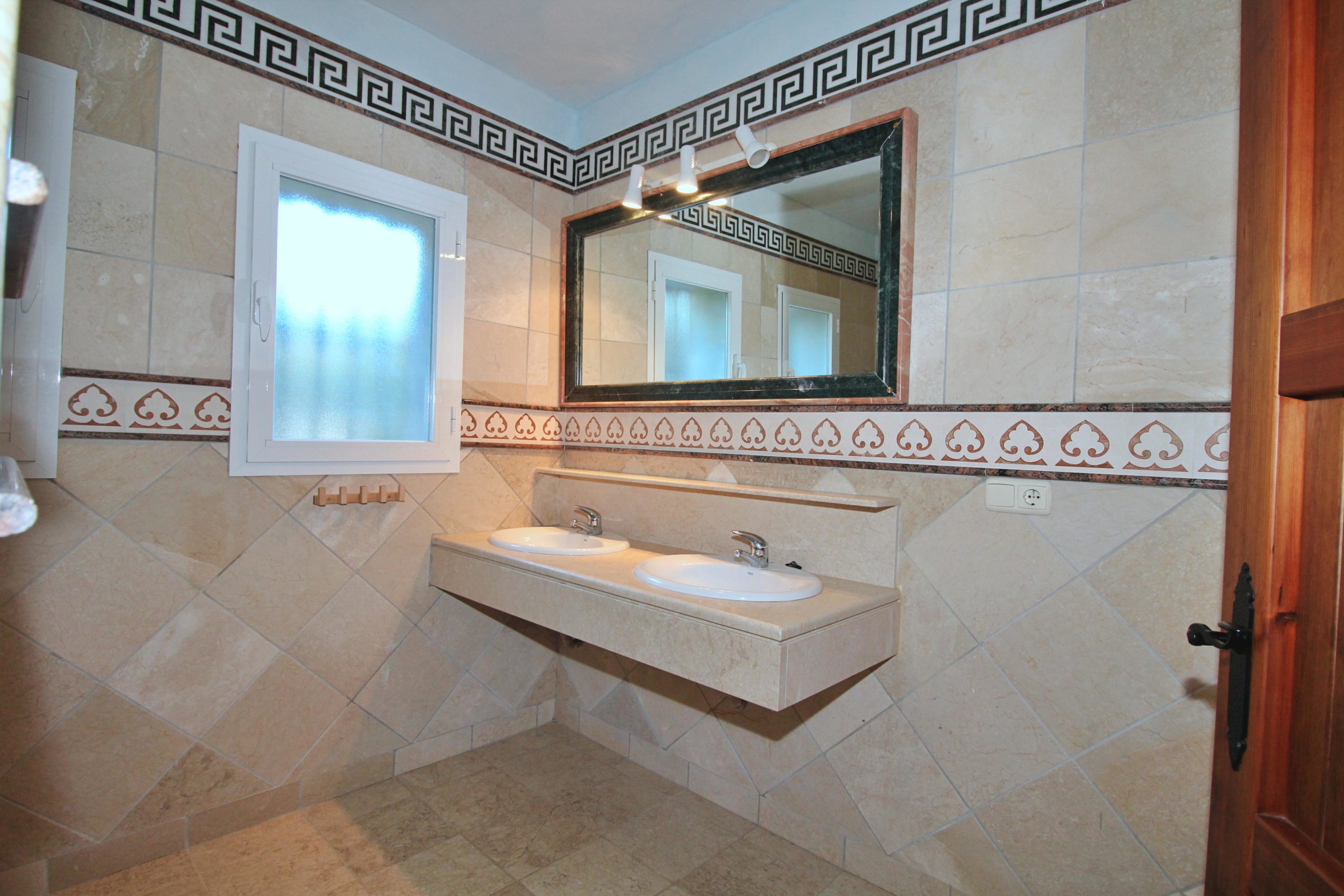 Chalet for sale in Coin, Malaga