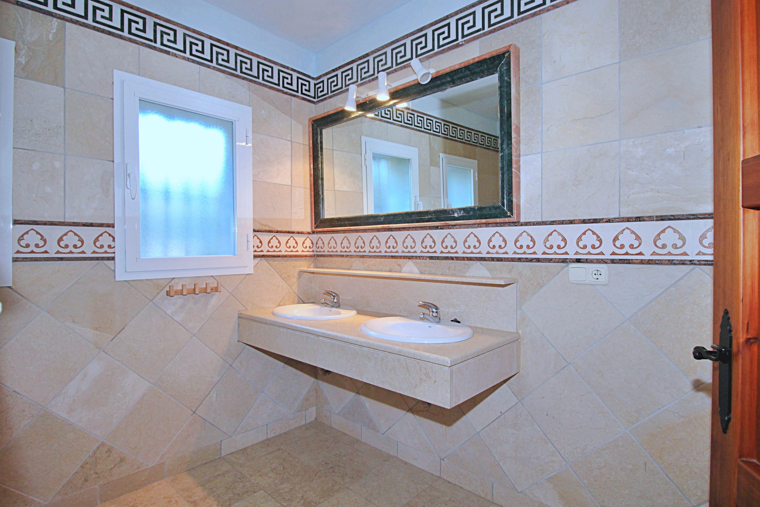 Chalet for sale in Coin, Malaga