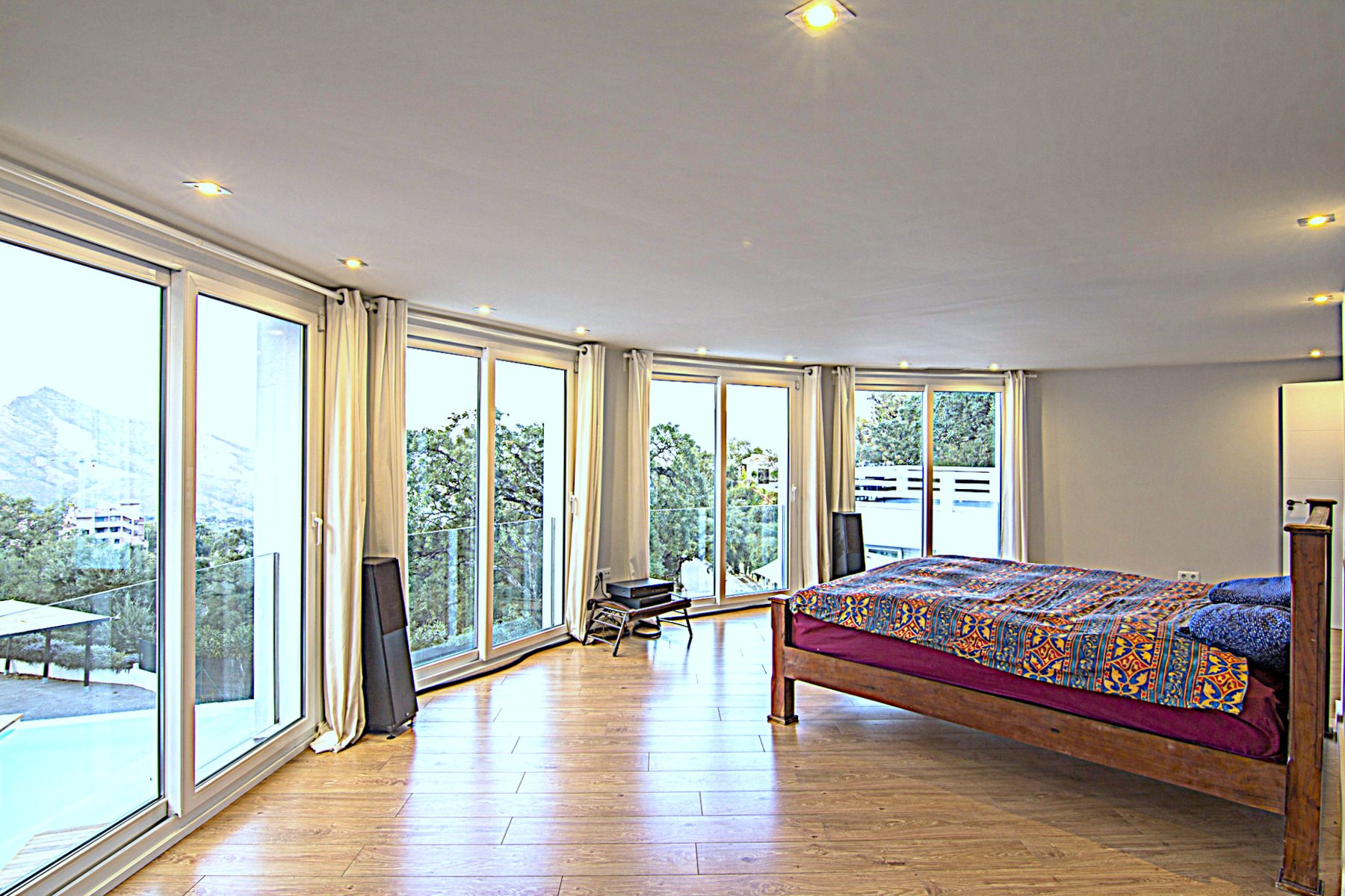 Villa for sale in Ojen, Malaga