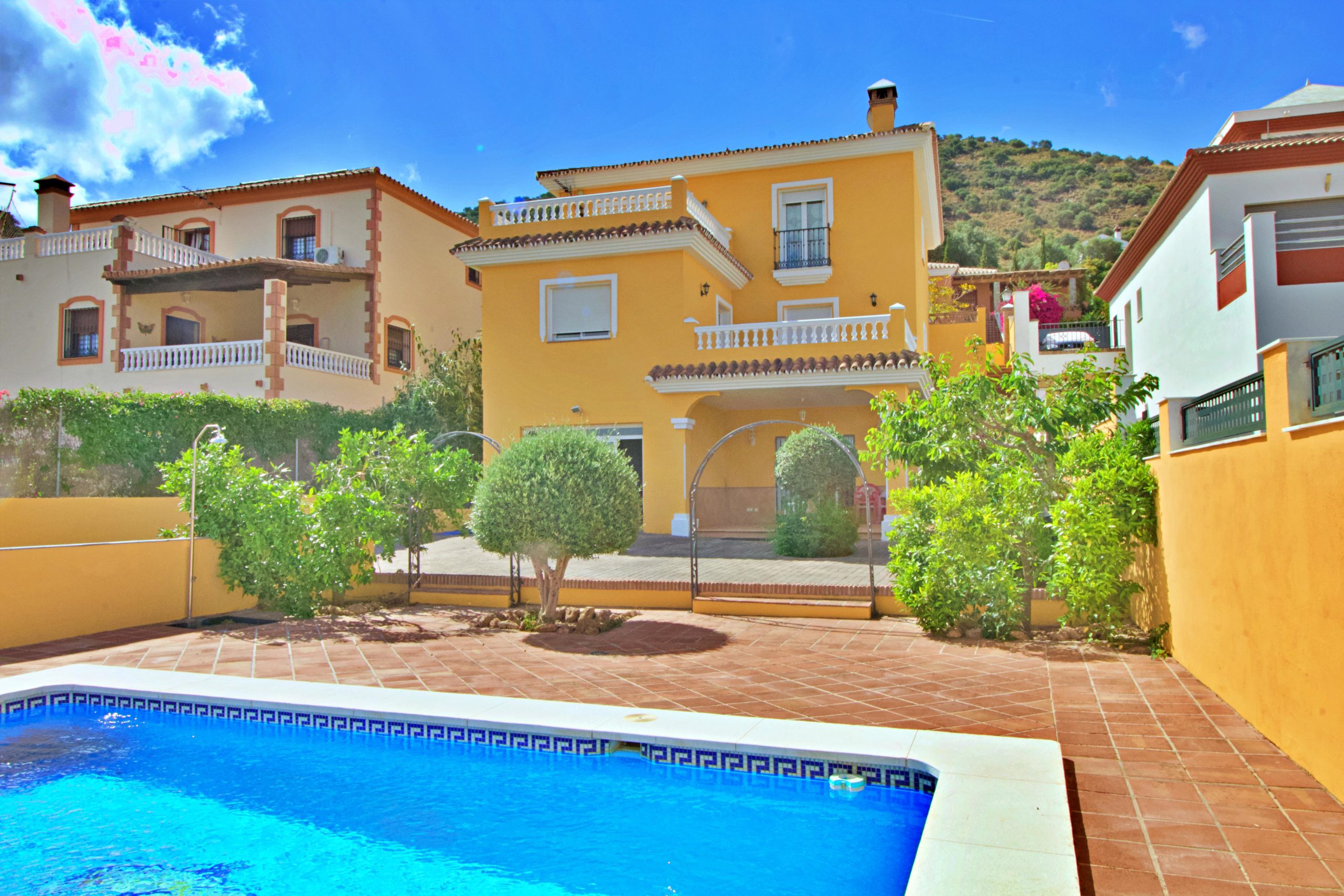 Chalet for sale in Coin, Malaga