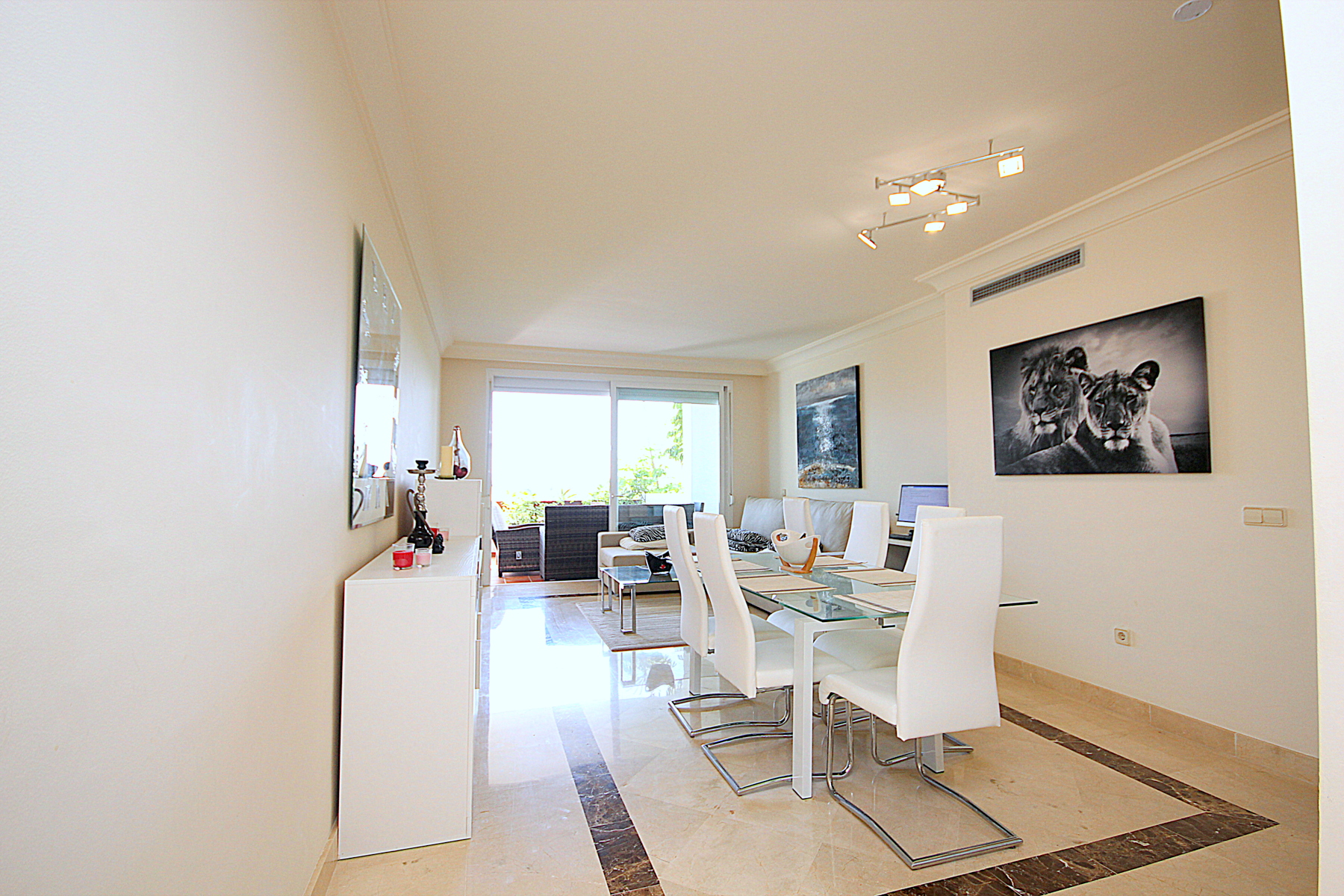 Apartamento for sale in Benahavis, Malaga