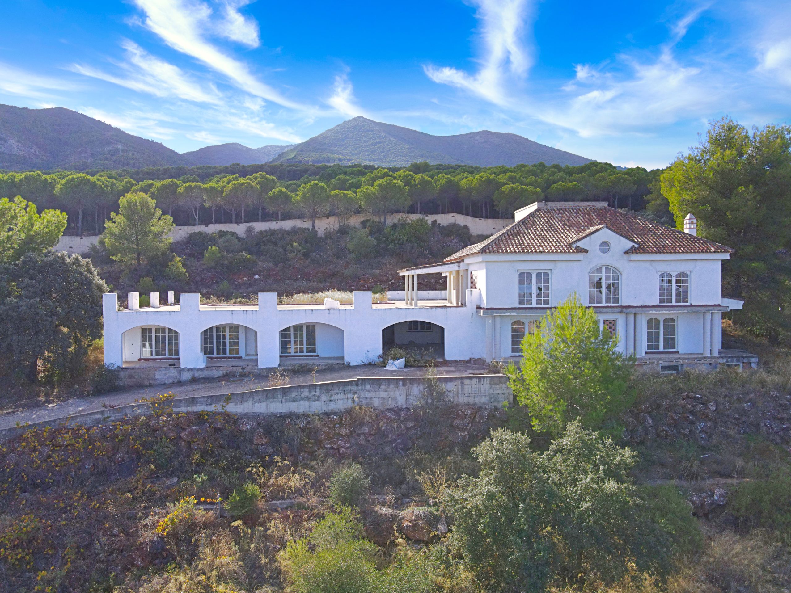 Villa for sale in Alhaurin-El-Grande, Malaga