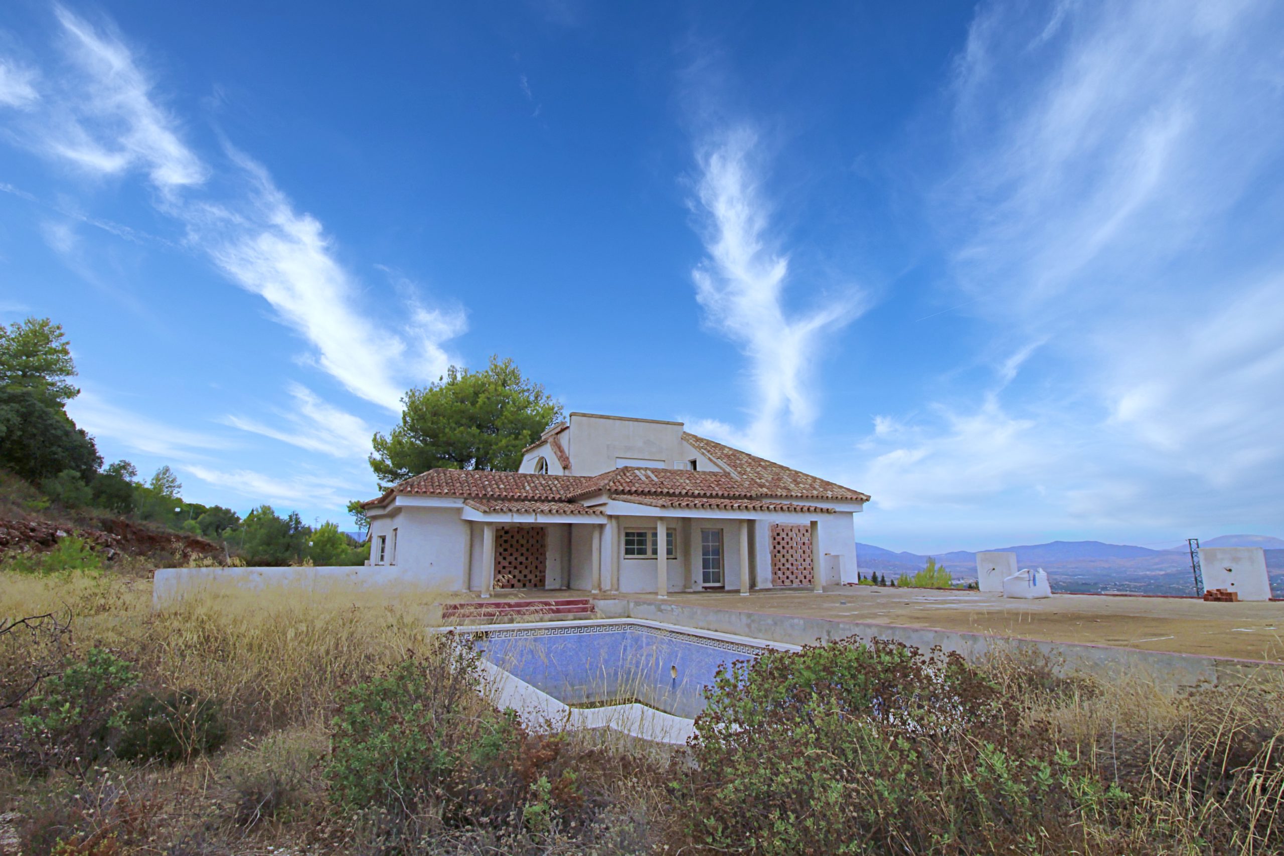 Villa for sale in Alhaurin-El-Grande, Malaga