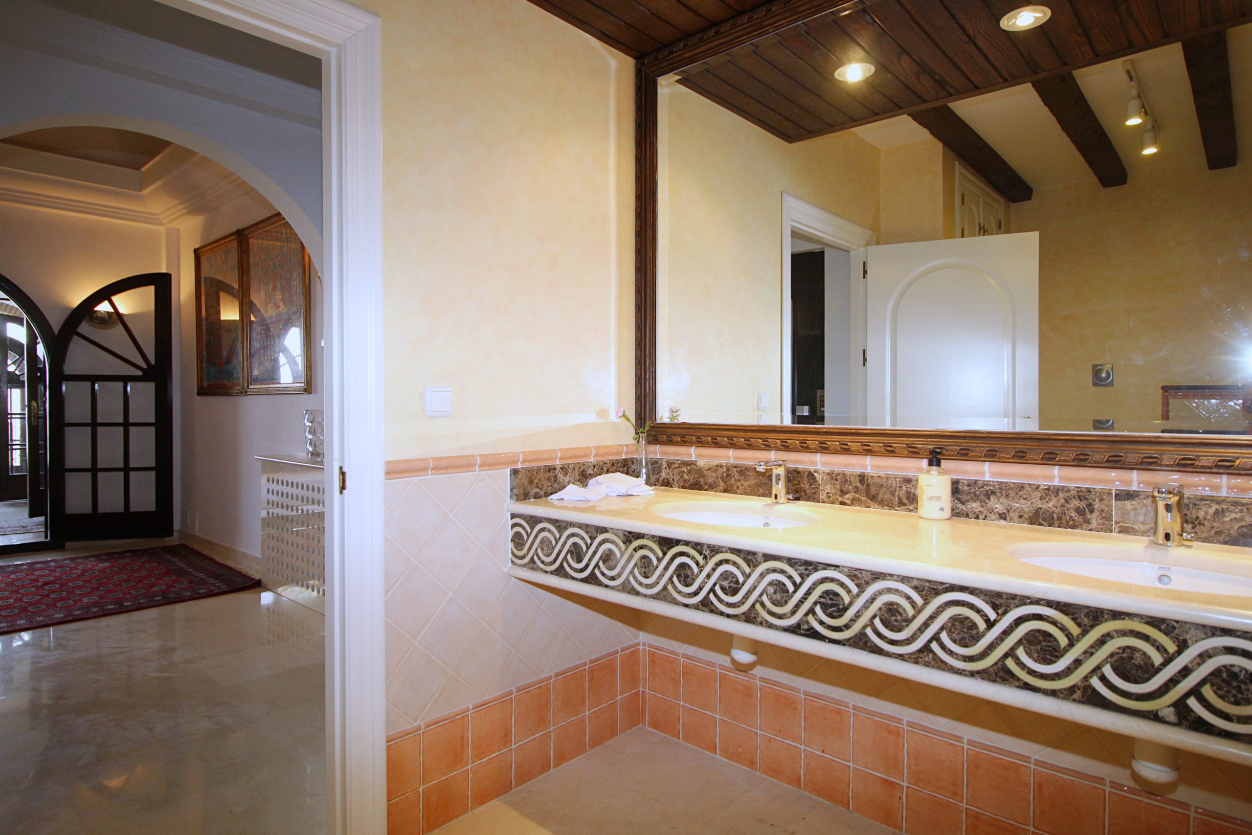 Villa for sale in Alhaurin-El-Grande, Malaga