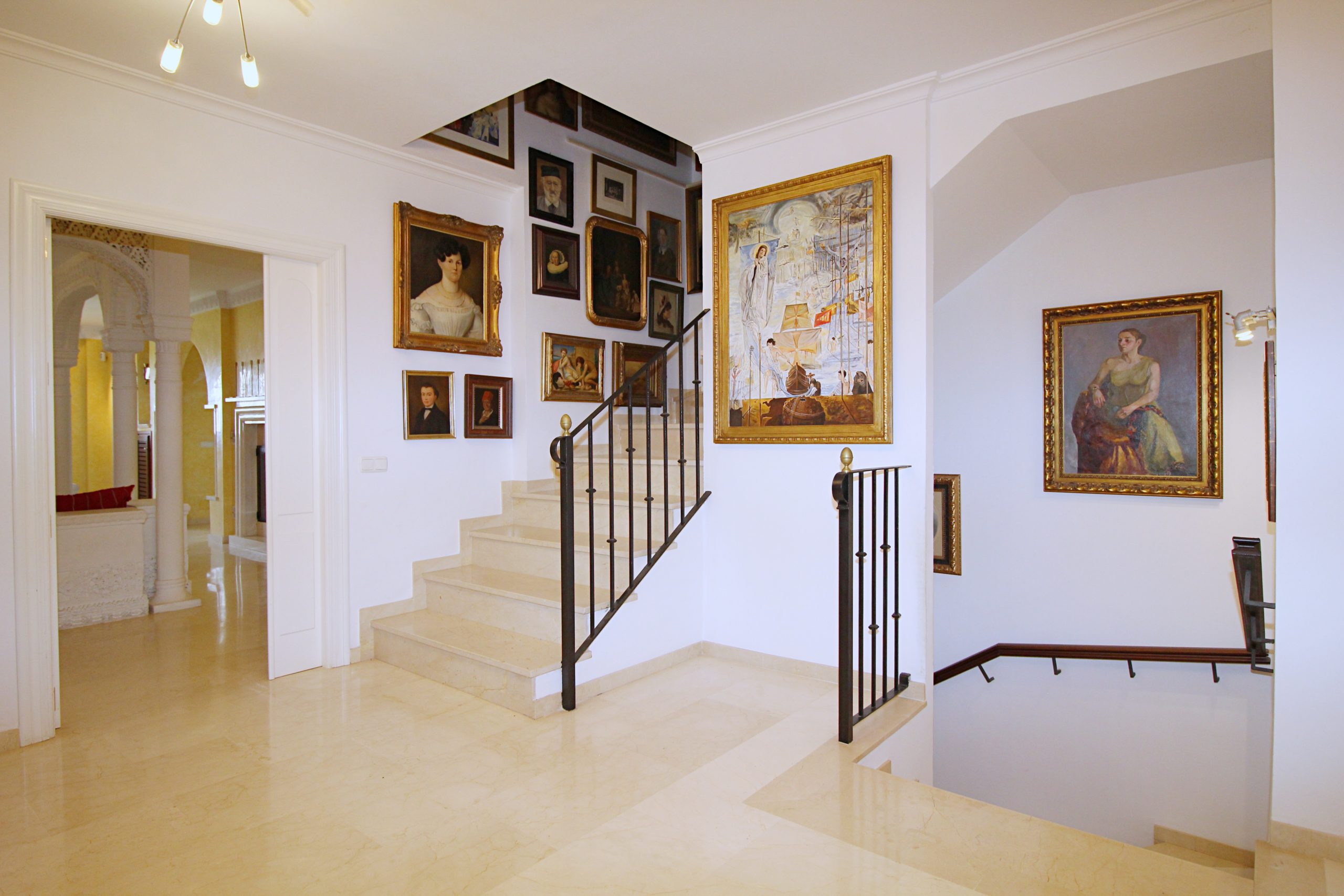 Villa for sale in Alhaurin-El-Grande, Malaga