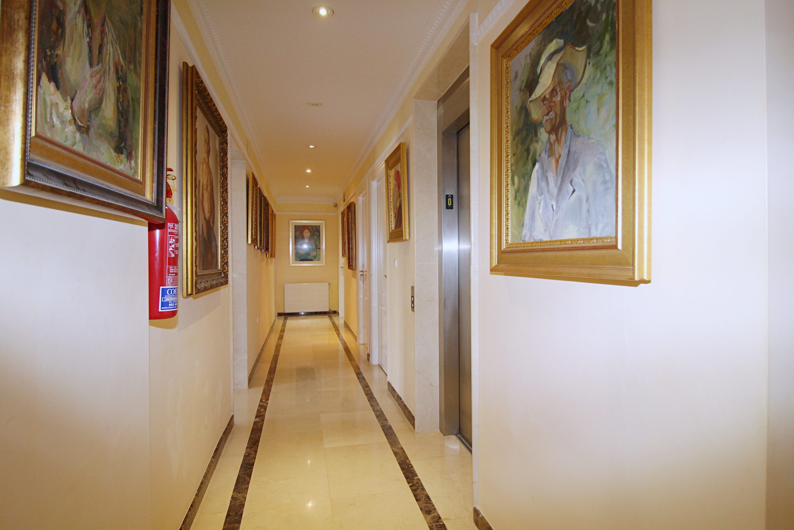 Villa for sale in Alhaurin-El-Grande, Malaga