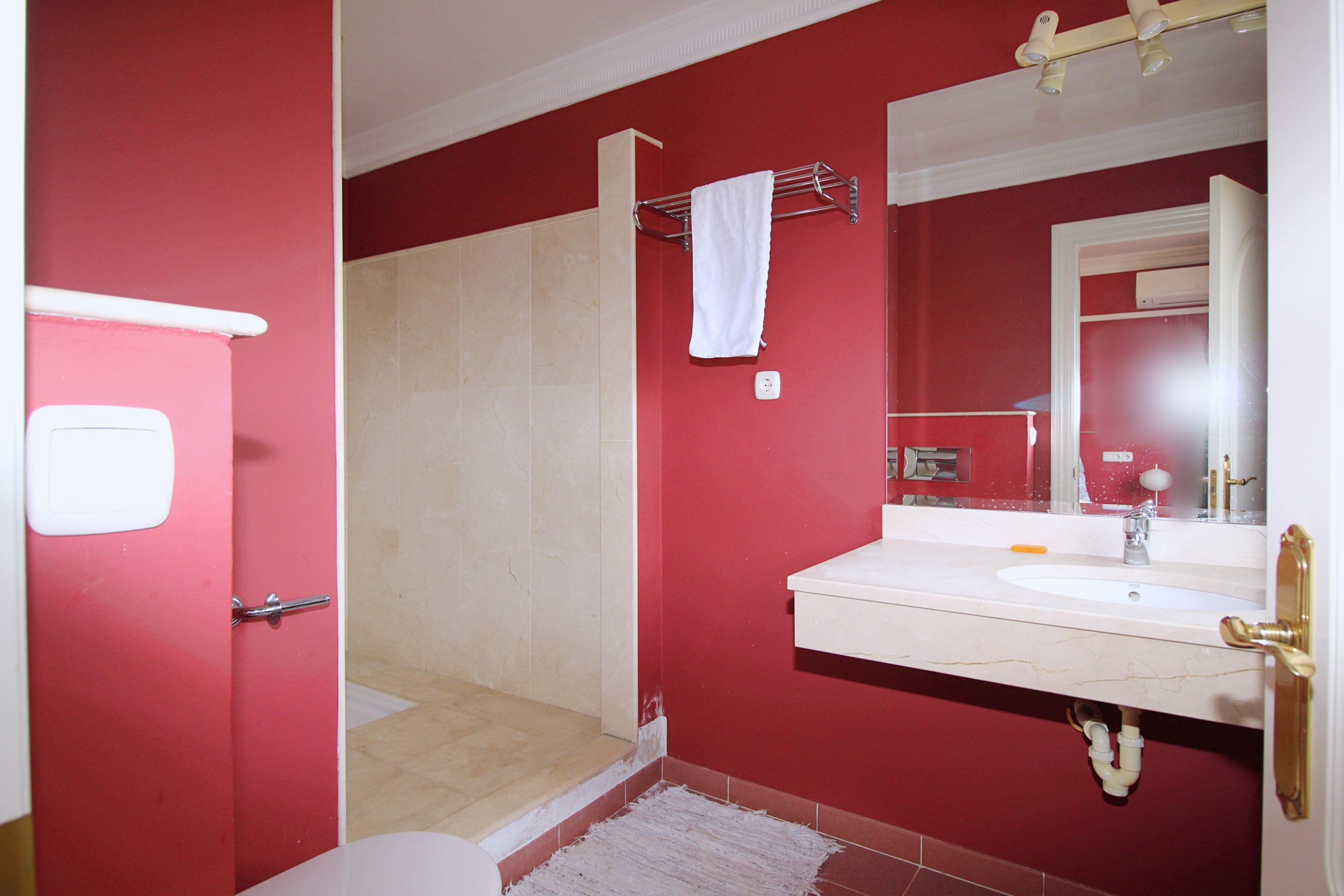 Villa for sale in Alhaurin-El-Grande, Malaga