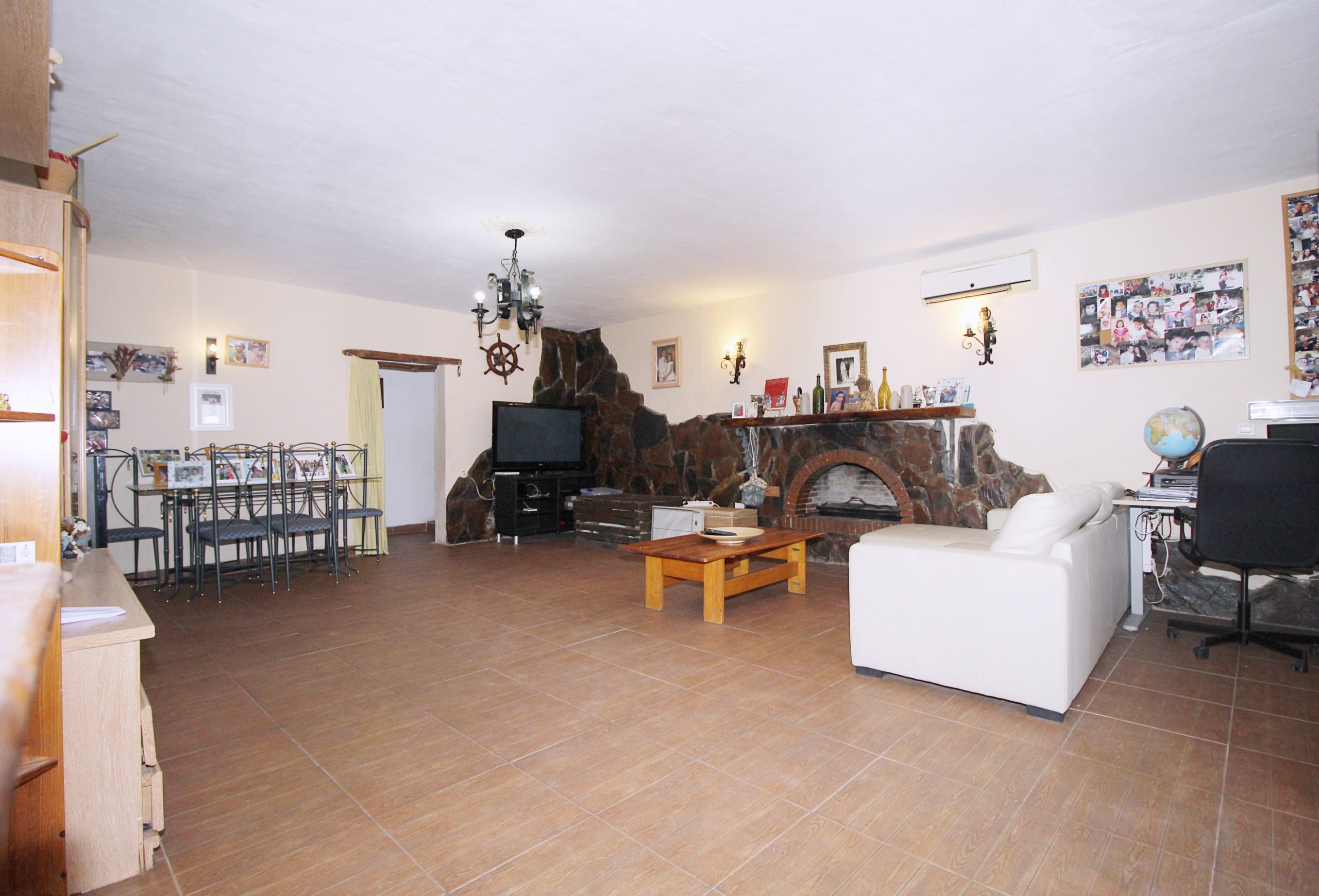 Villa for sale in Alhaurin-De-La-Torre, Malaga