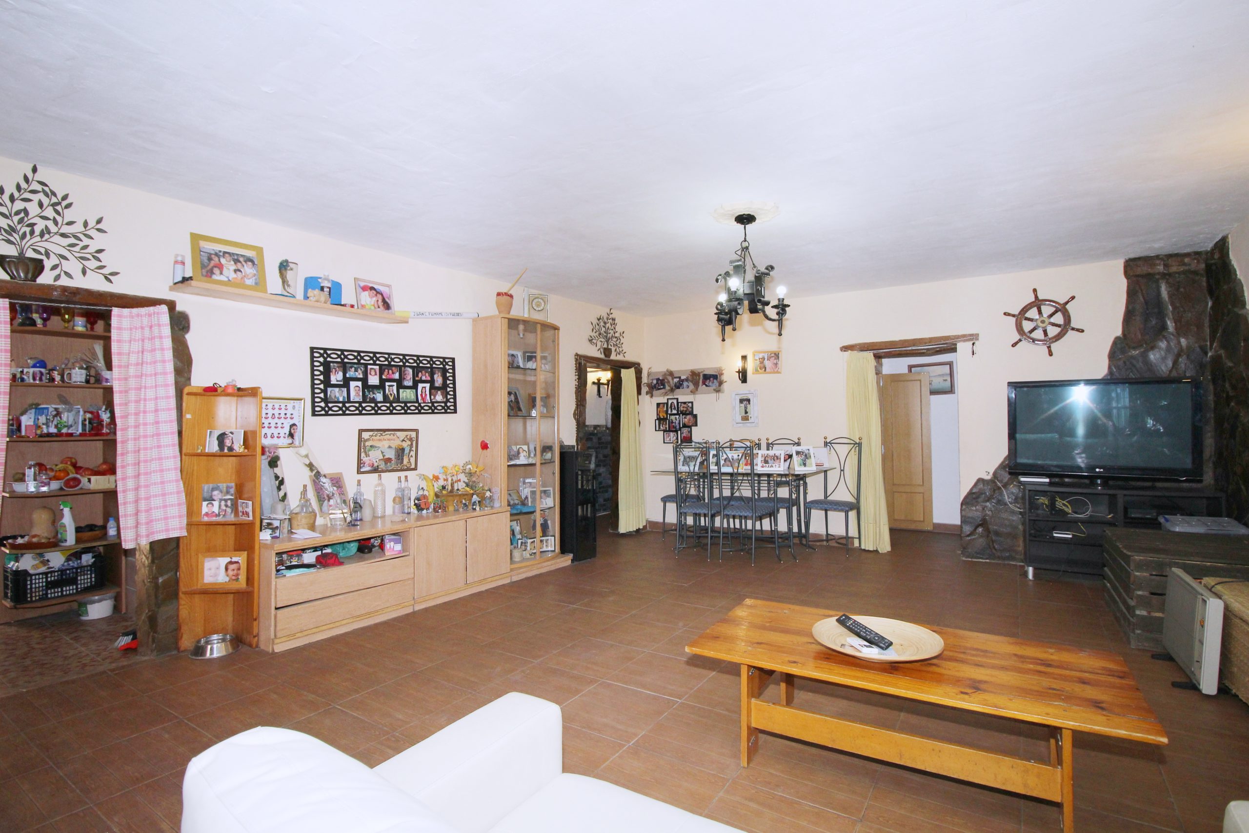 Villa for sale in Alhaurin-De-La-Torre, Malaga