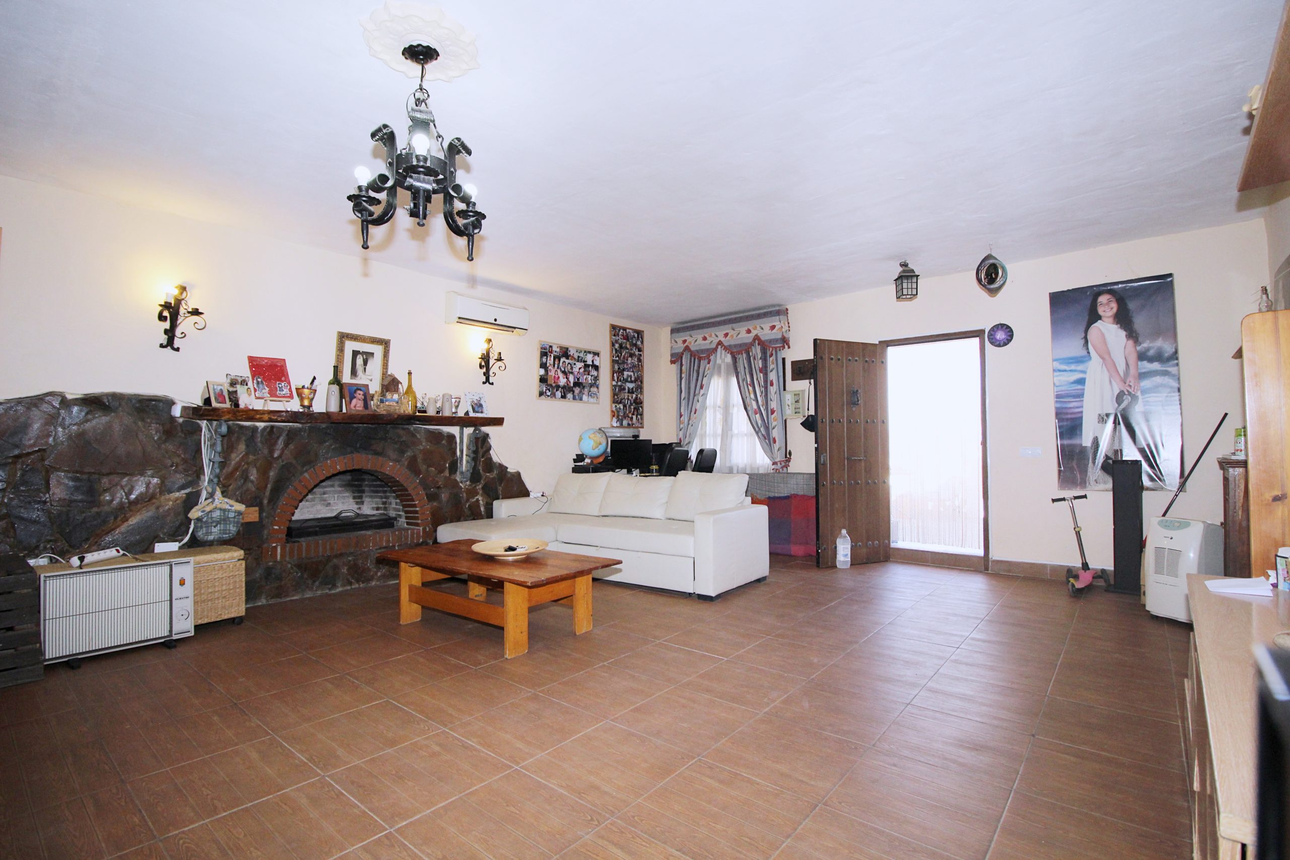 Villa for sale in Alhaurin-De-La-Torre, Malaga