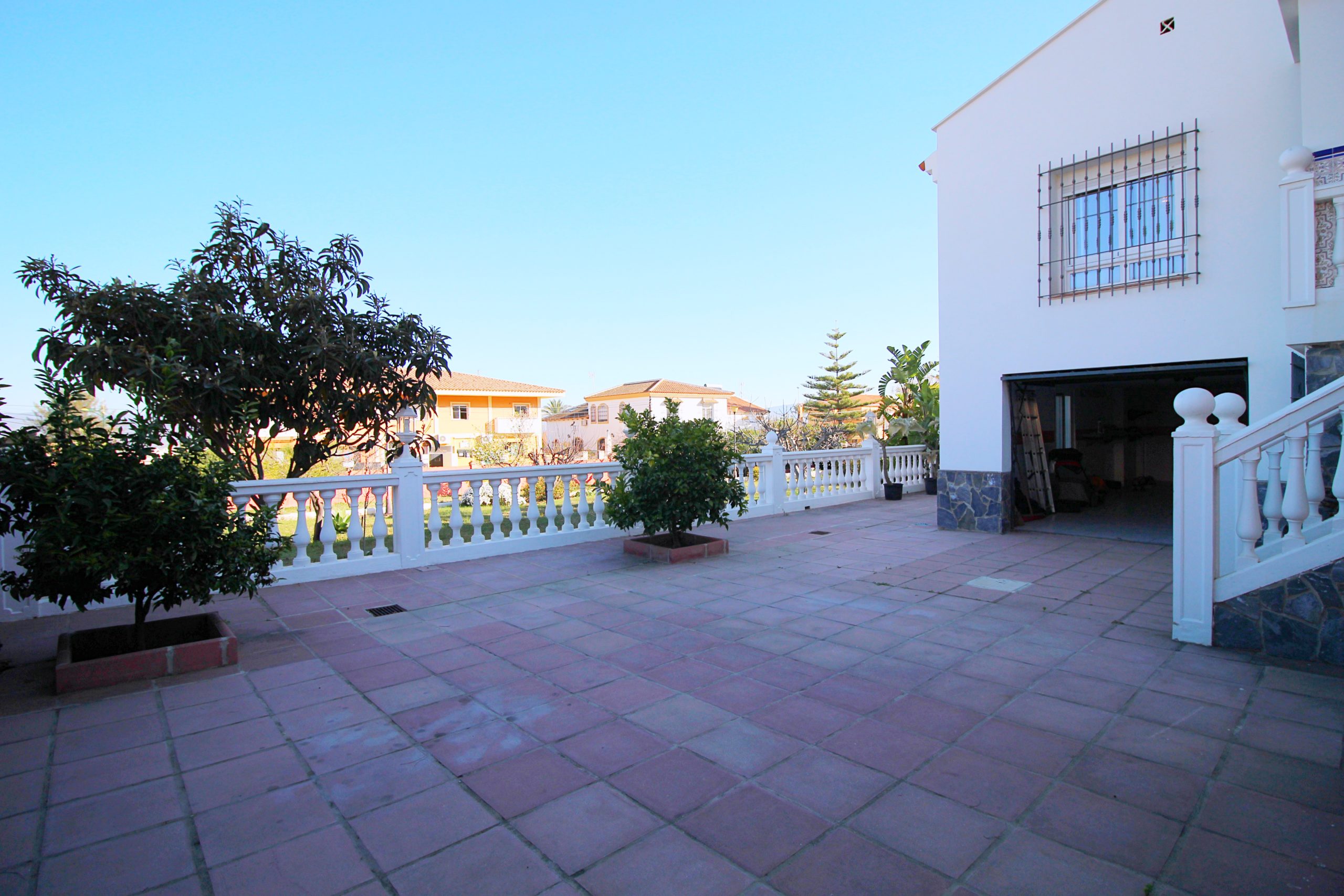 Villa for sale in Alhaurin-De-La-Torre, Malaga
