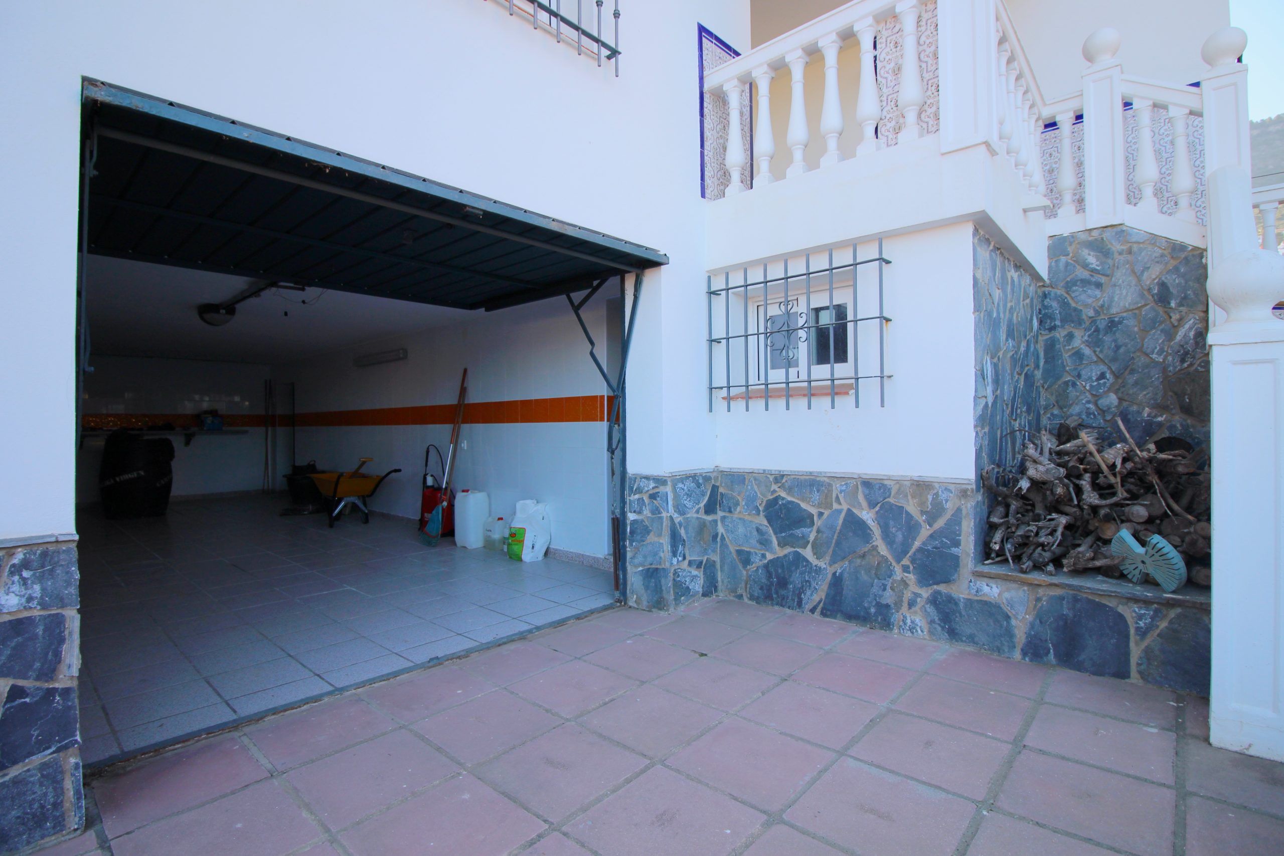 Villa for sale in Alhaurin-De-La-Torre, Malaga