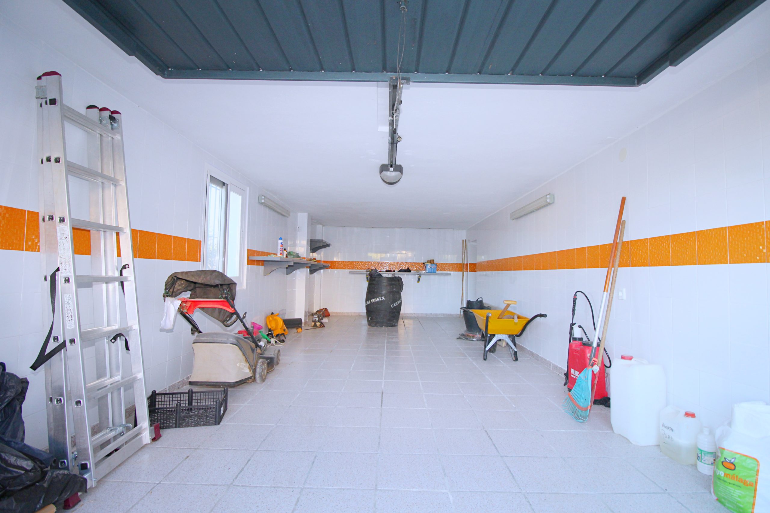 Villa for sale in Alhaurin-De-La-Torre, Malaga