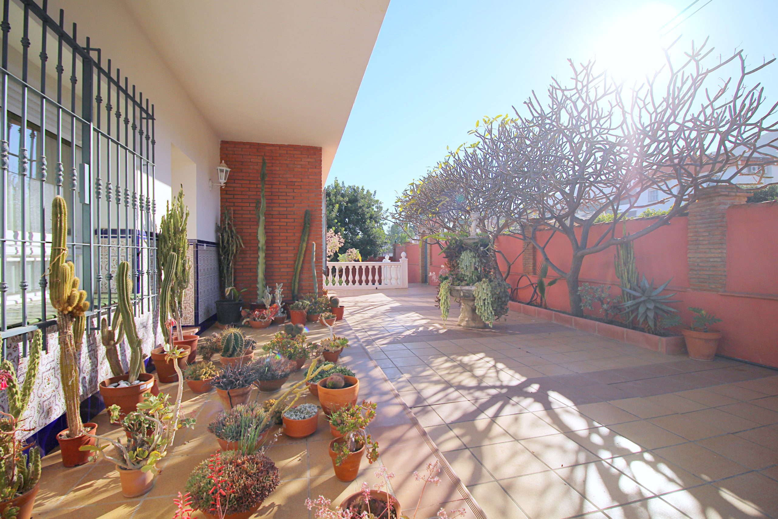 Villa for sale in Alhaurin-De-La-Torre, Malaga