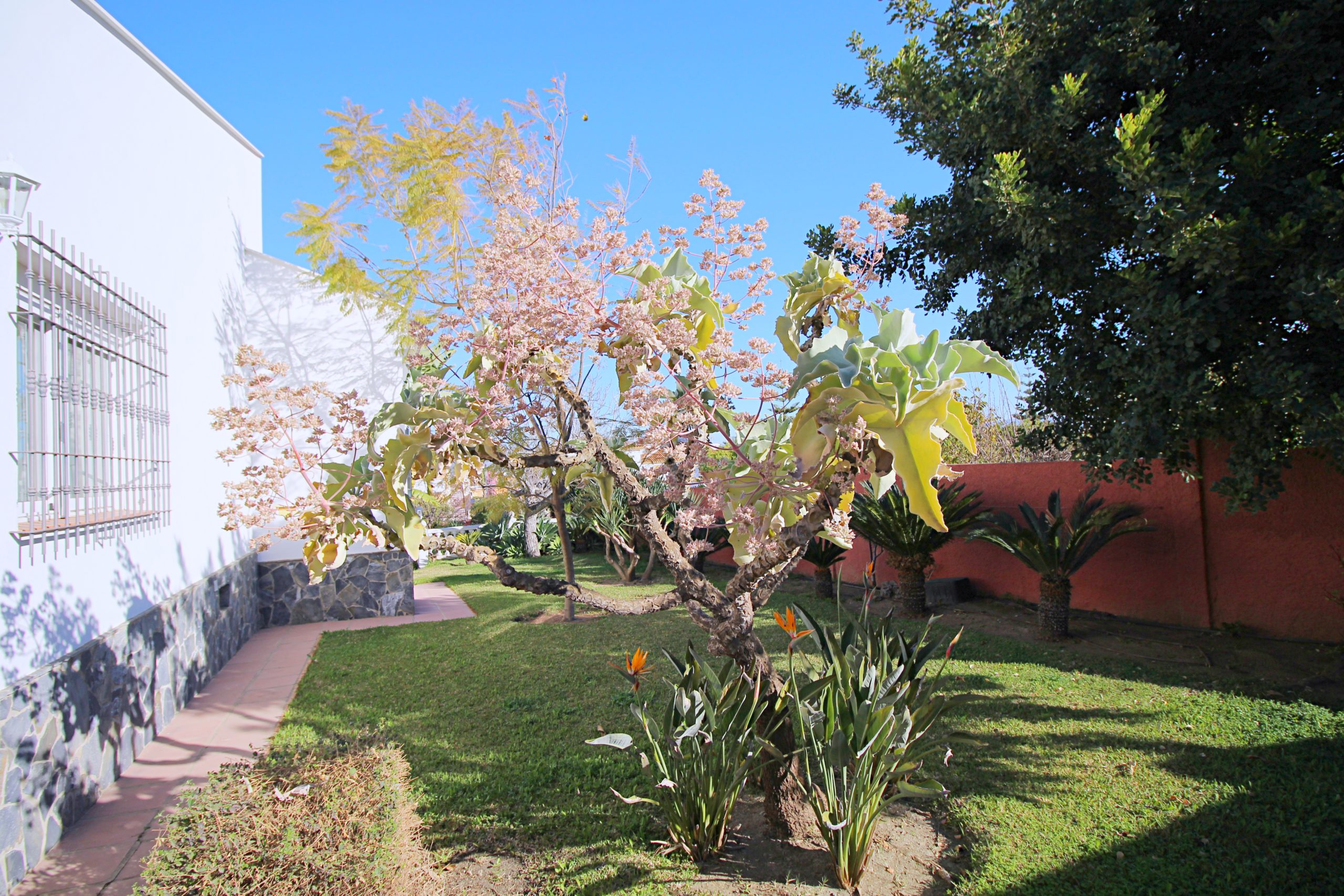 Villa for sale in Alhaurin-De-La-Torre, Malaga