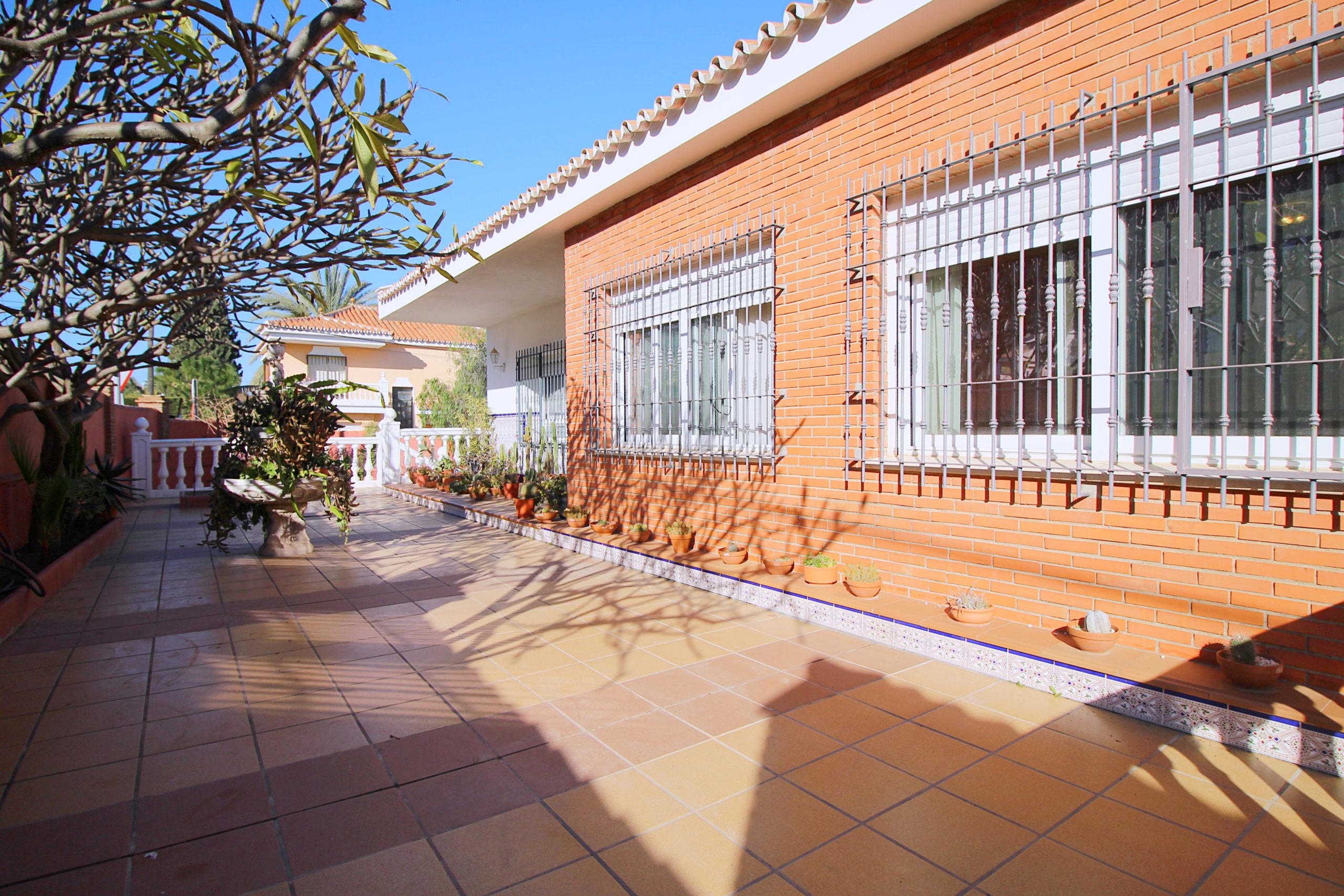 Villa for sale in Alhaurin-De-La-Torre, Malaga