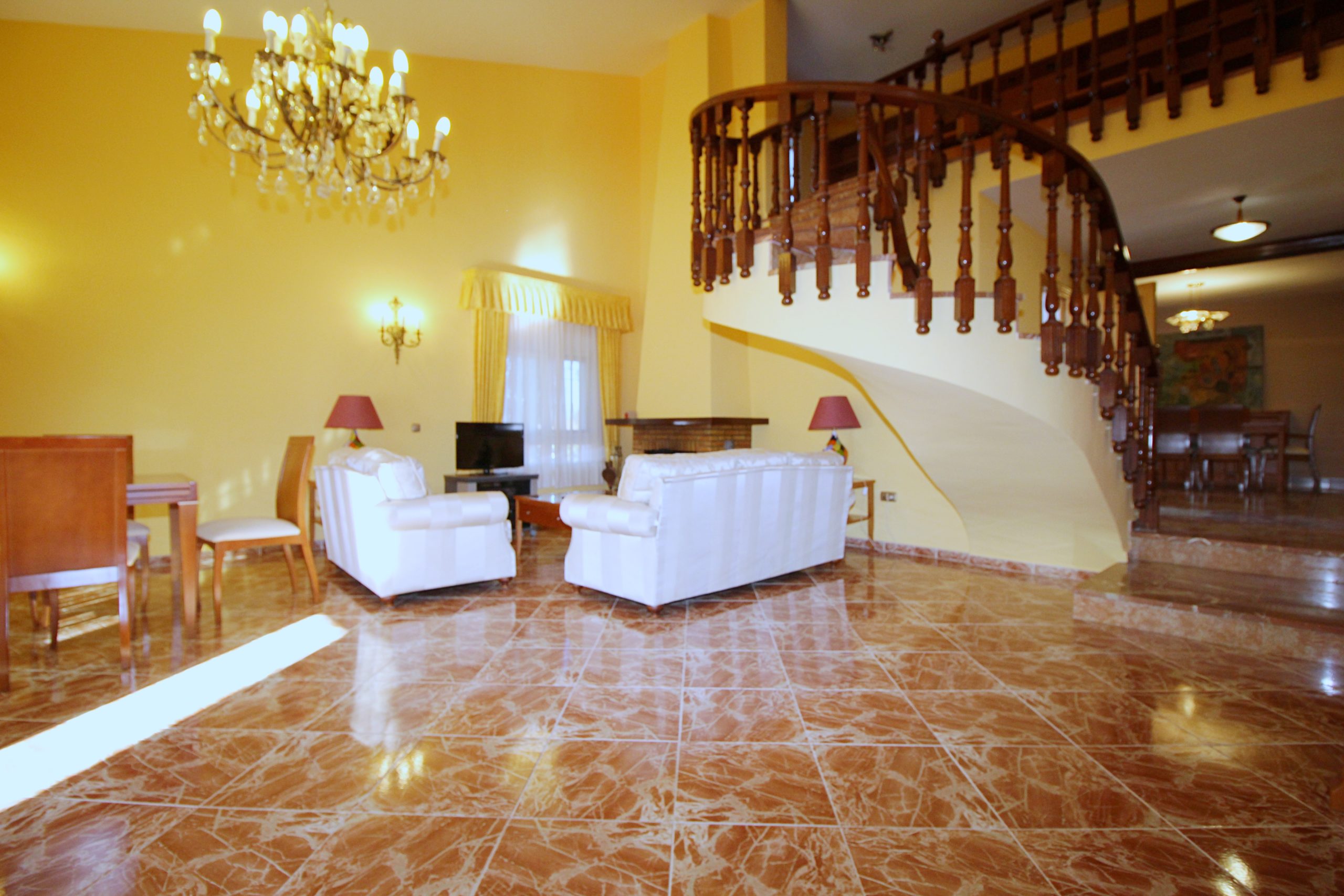Villa for sale in Alhaurin-De-La-Torre, Malaga