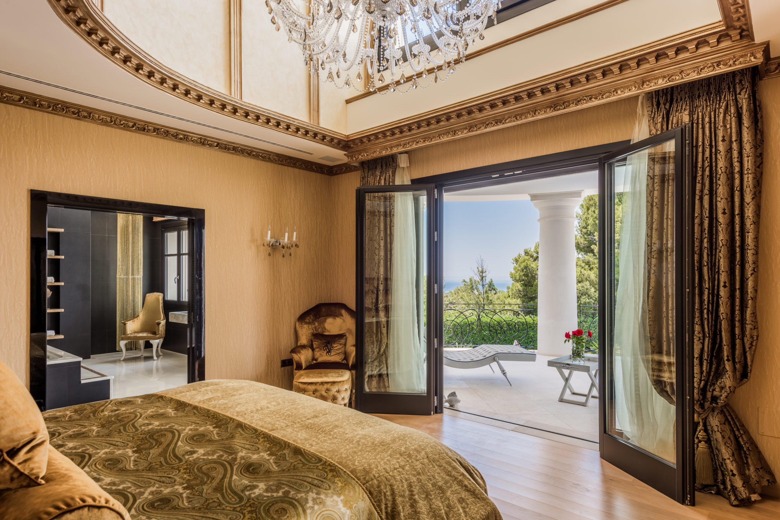 Villa for sale in Las-Chapas-Marbella, Malaga