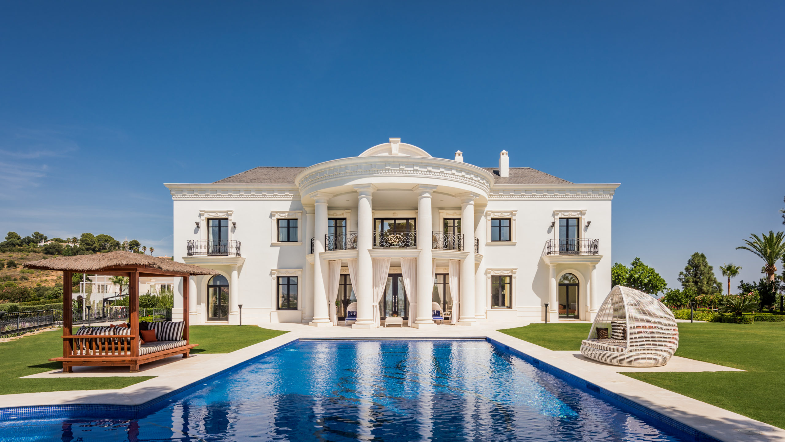 Villa for sale in Las-Chapas-Marbella, Malaga