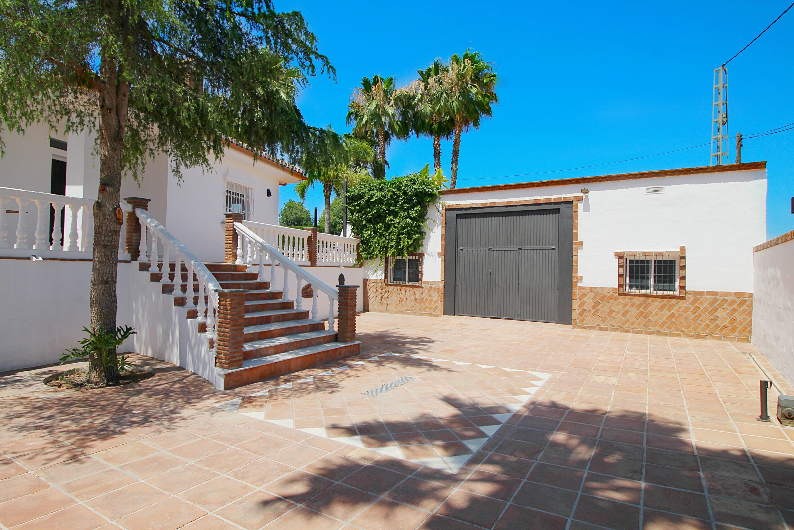 Villa for sale in Coin, Malaga