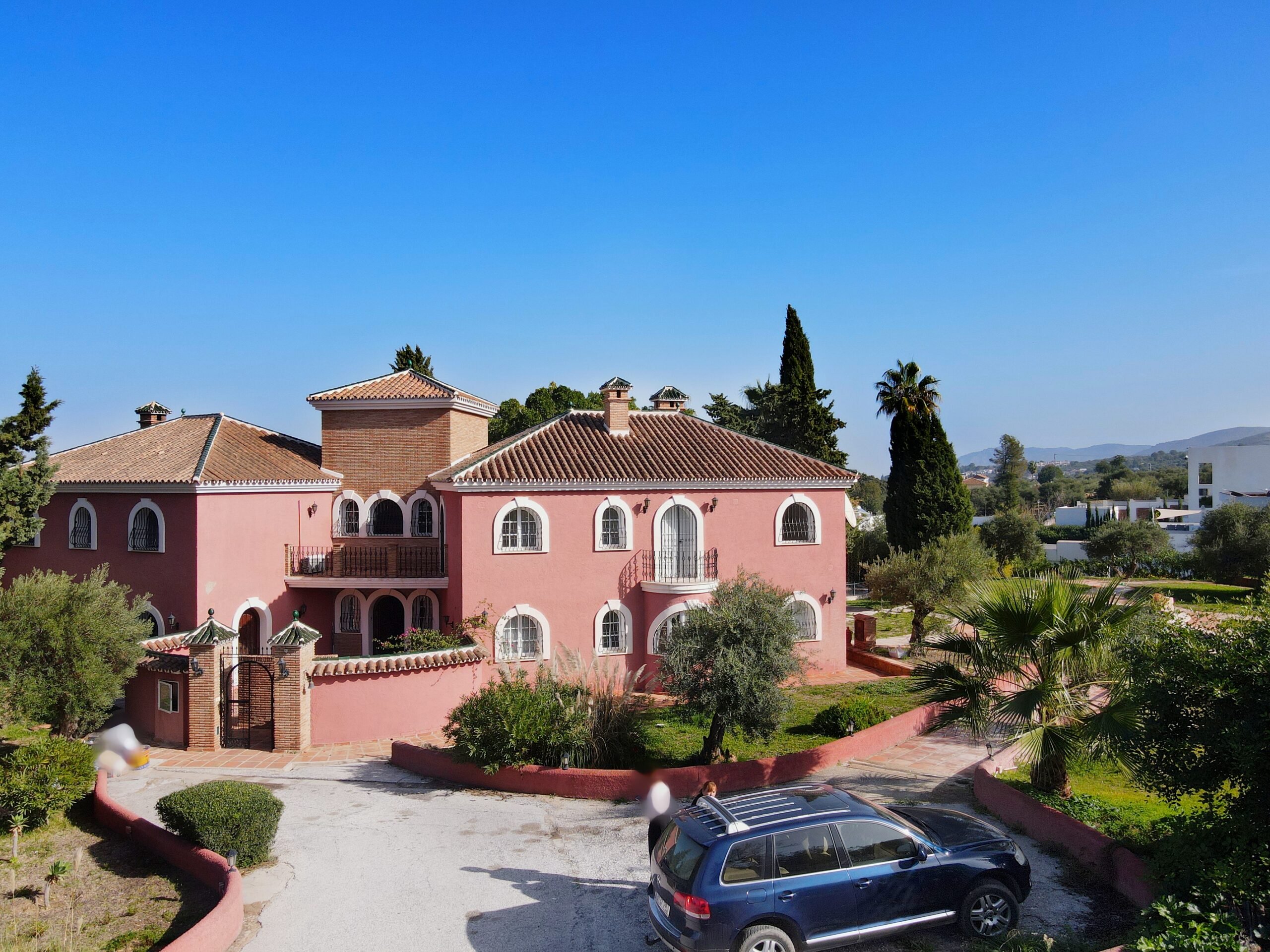 Villa for sale in Alhaurin-El-Grande, Malaga