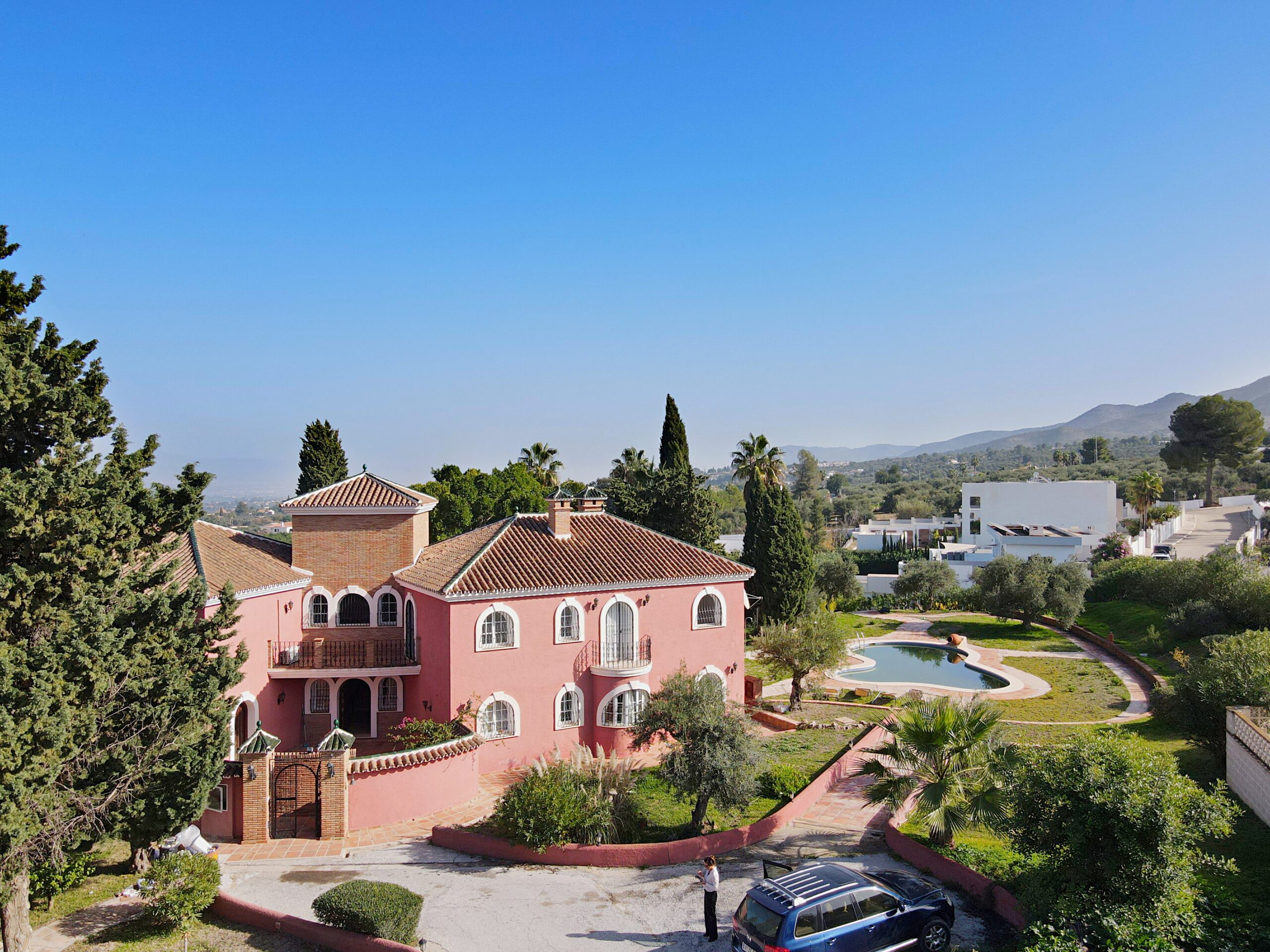 Villa for sale in Alhaurin-El-Grande, Malaga
