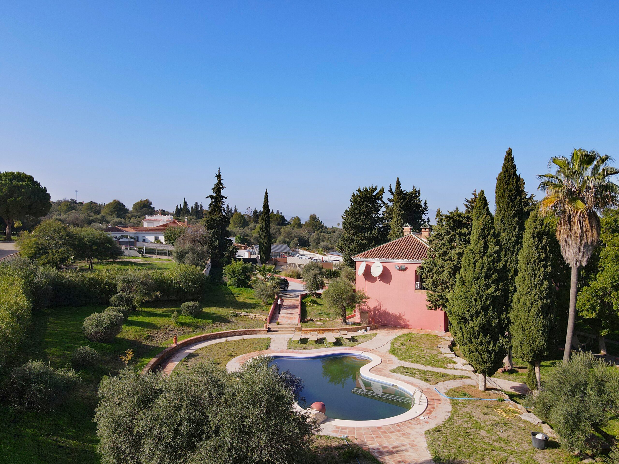 Villa for sale in Alhaurin-El-Grande, Malaga