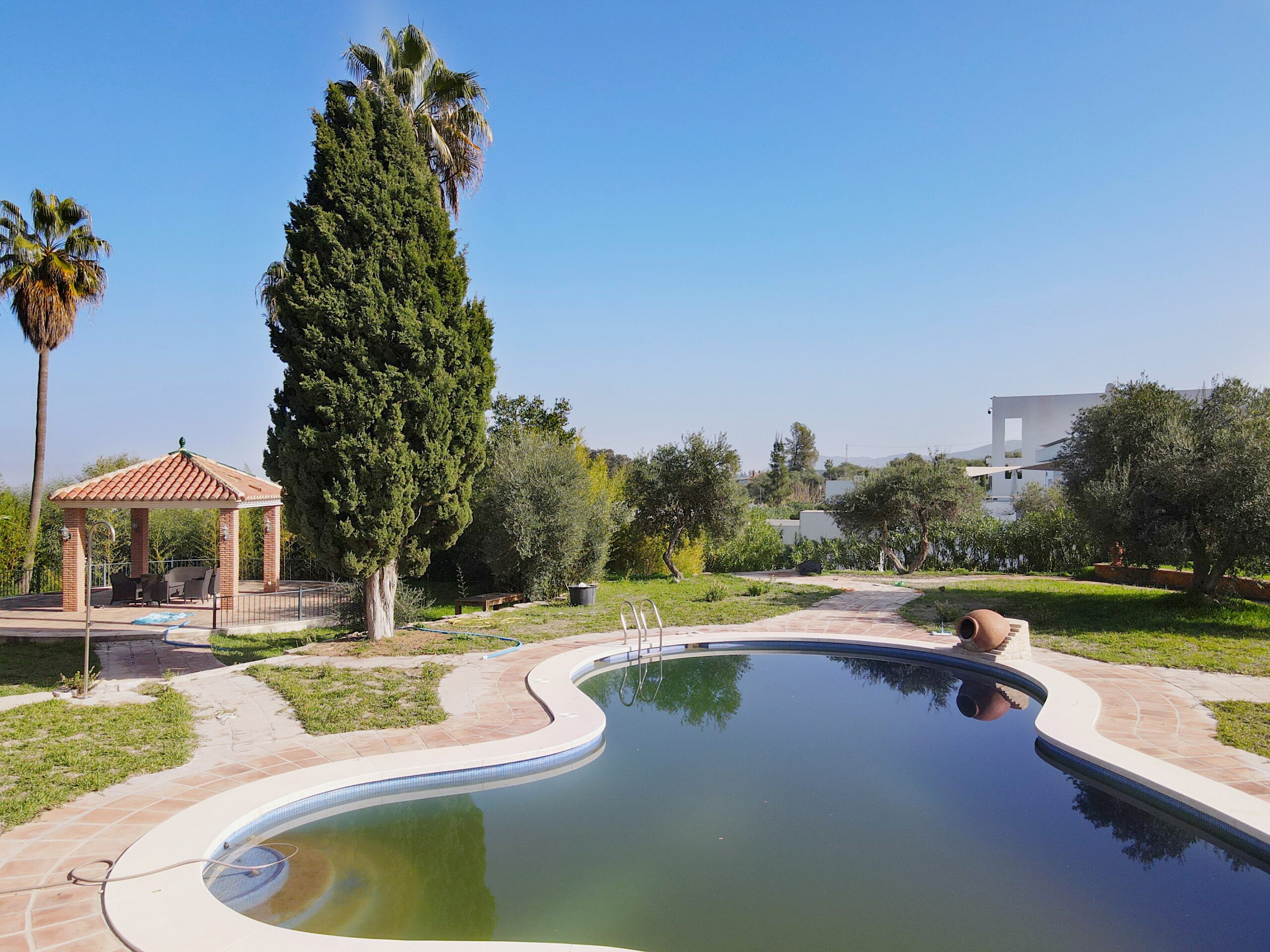Villa for sale in Alhaurin-El-Grande, Malaga