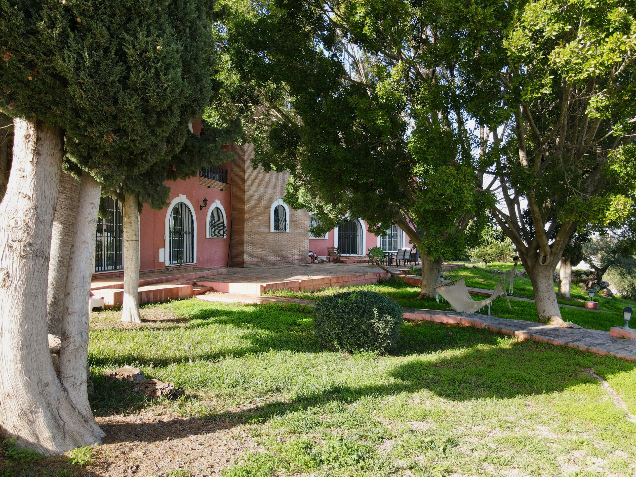 Villa for sale in Alhaurin-El-Grande, Malaga