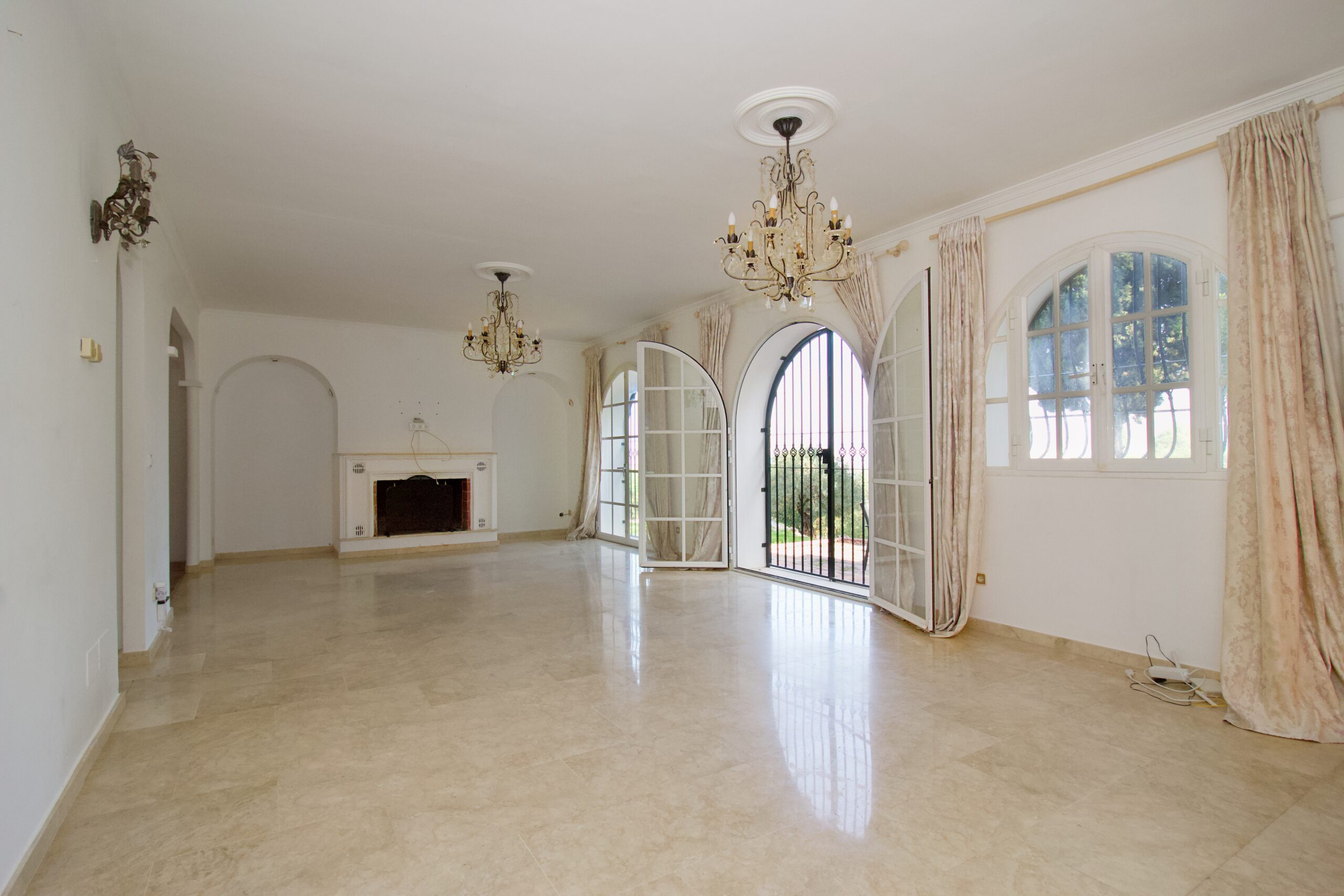 Villa for sale in Alhaurin-El-Grande, Malaga