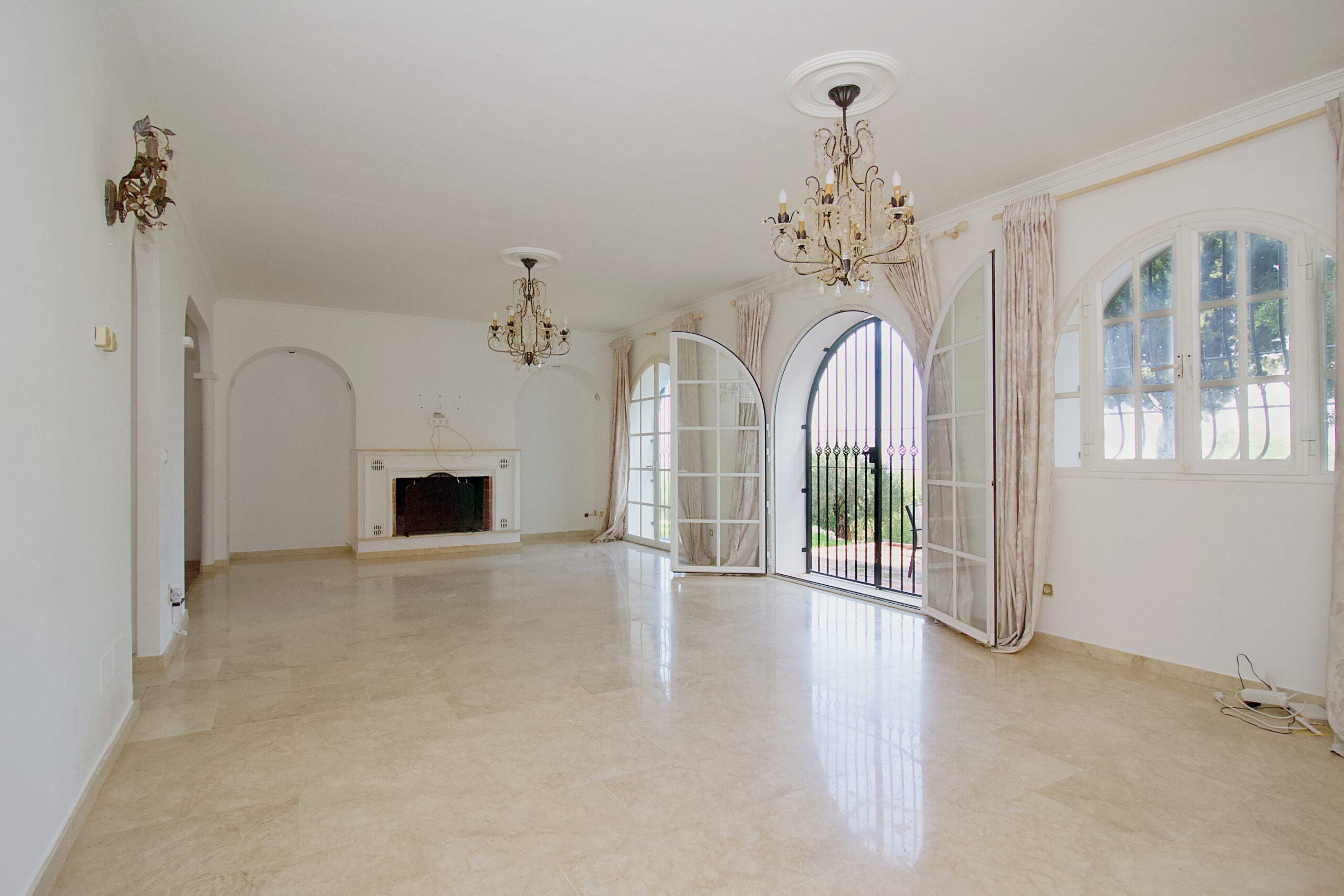 Villa for sale in Alhaurin-El-Grande, Malaga