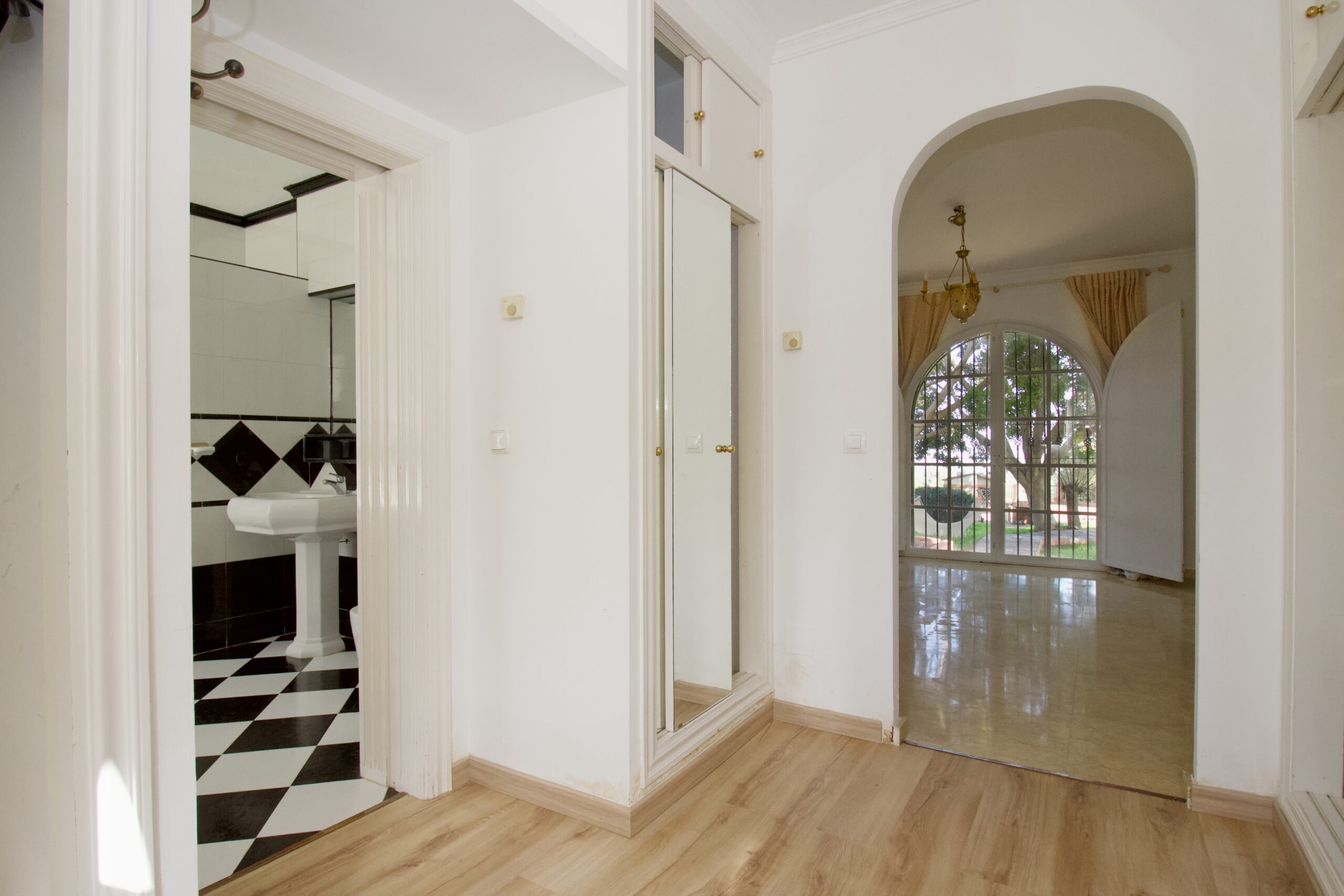 Villa for sale in Alhaurin-El-Grande, Malaga