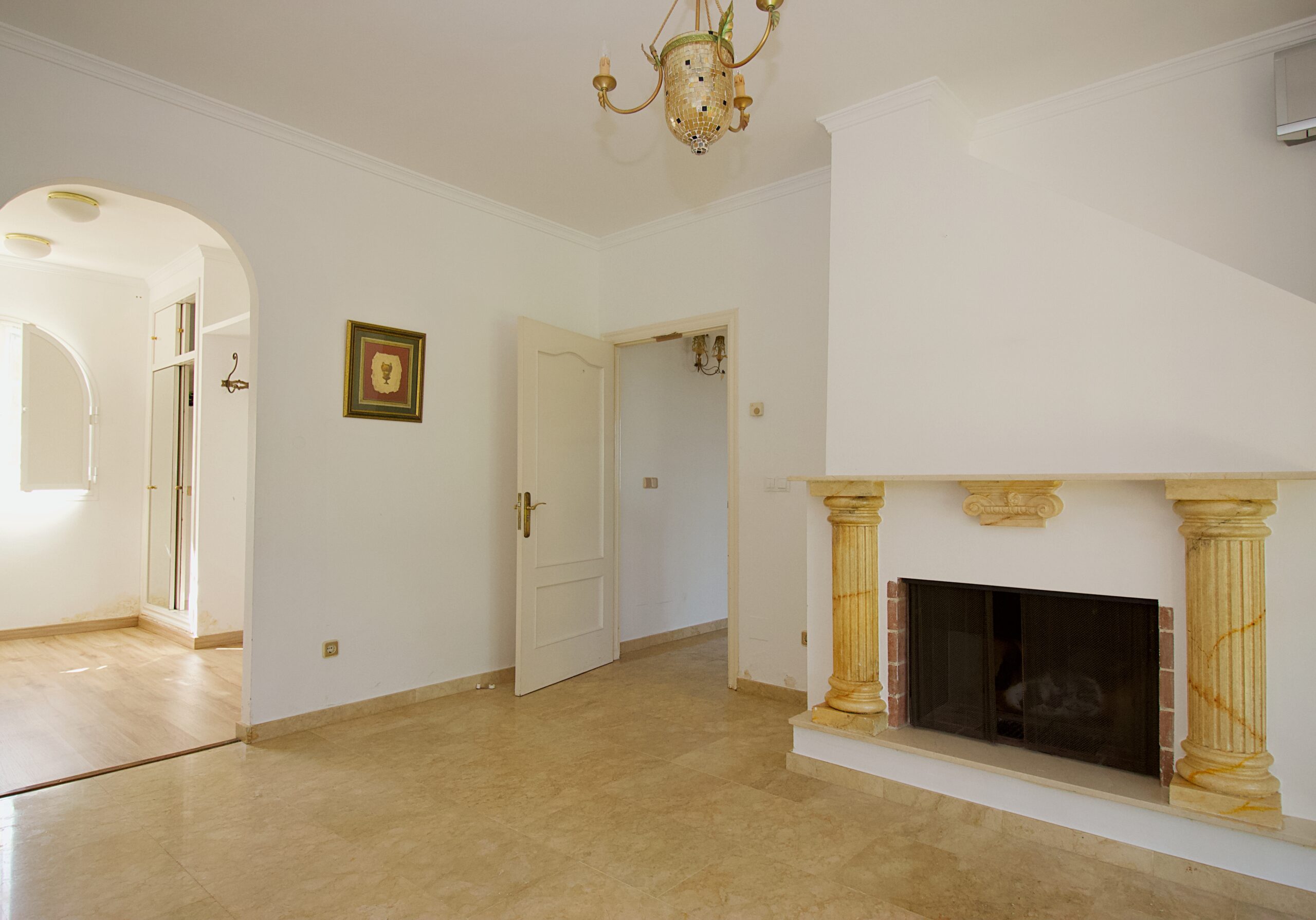 Villa for sale in Alhaurin-El-Grande, Malaga