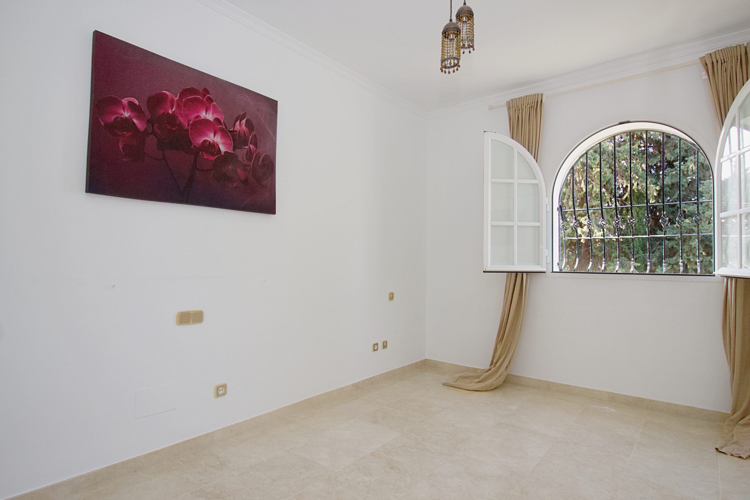 Villa for sale in Alhaurin-El-Grande, Malaga