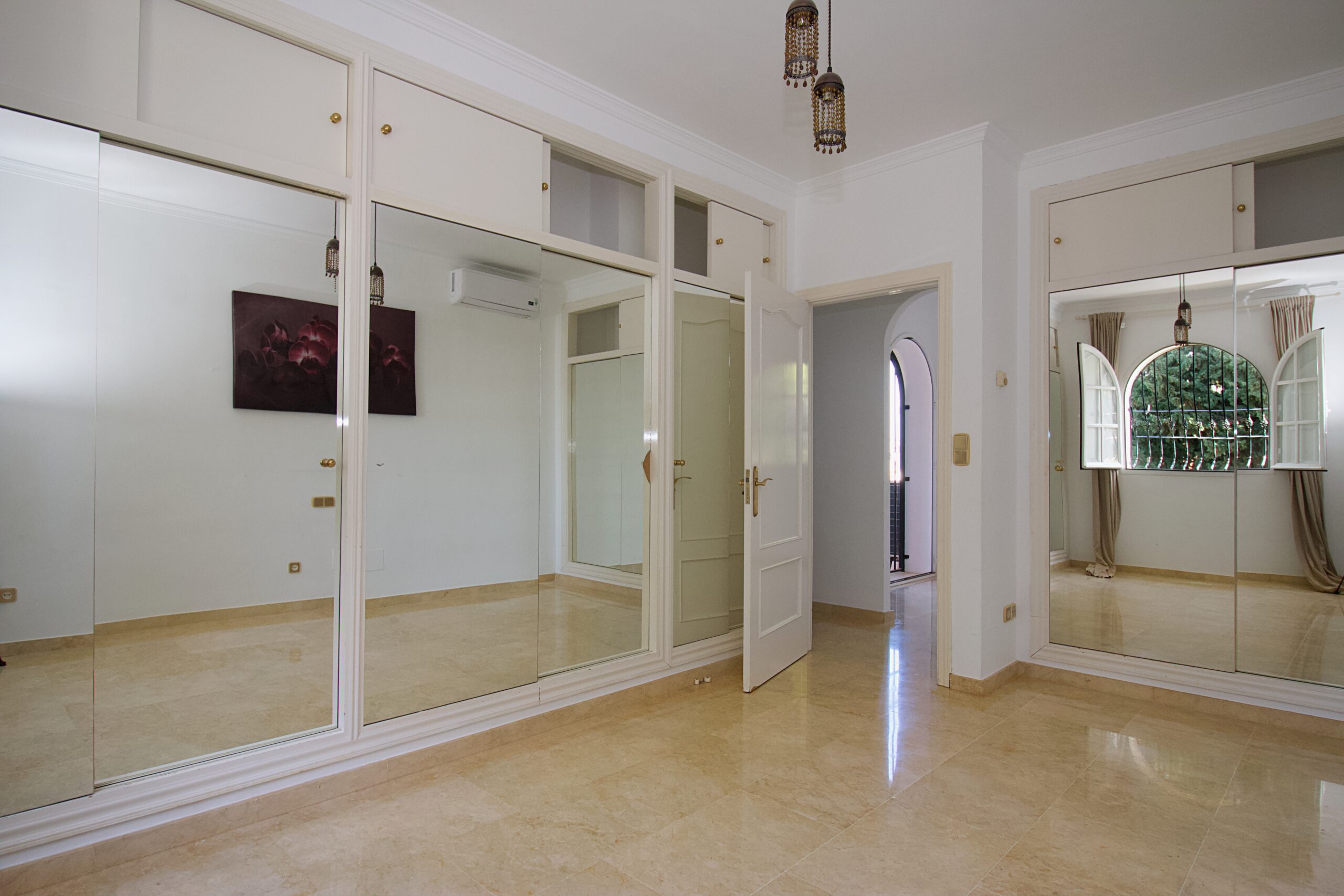 Villa for sale in Alhaurin-El-Grande, Malaga