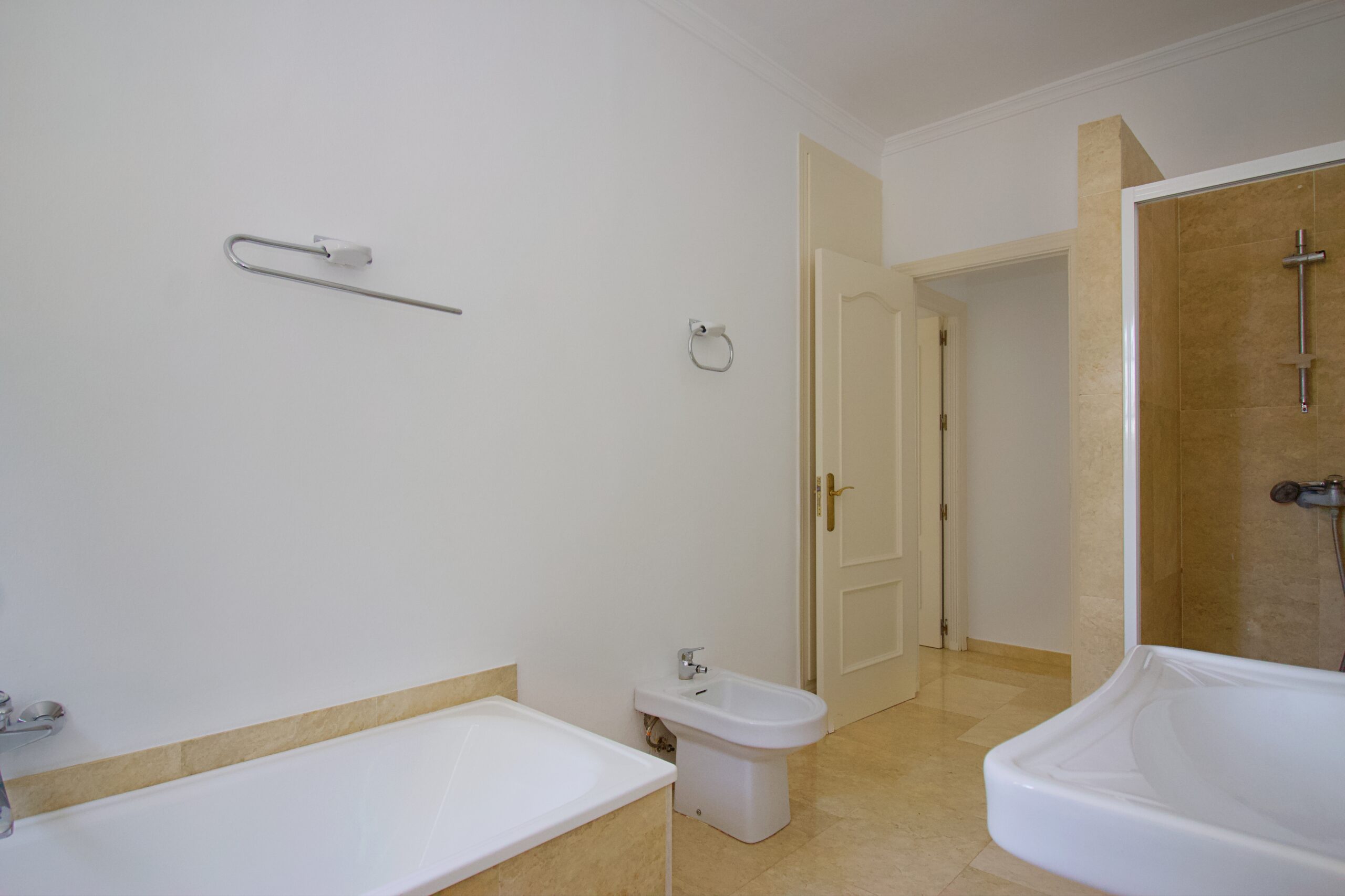 Villa for sale in Alhaurin-El-Grande, Malaga