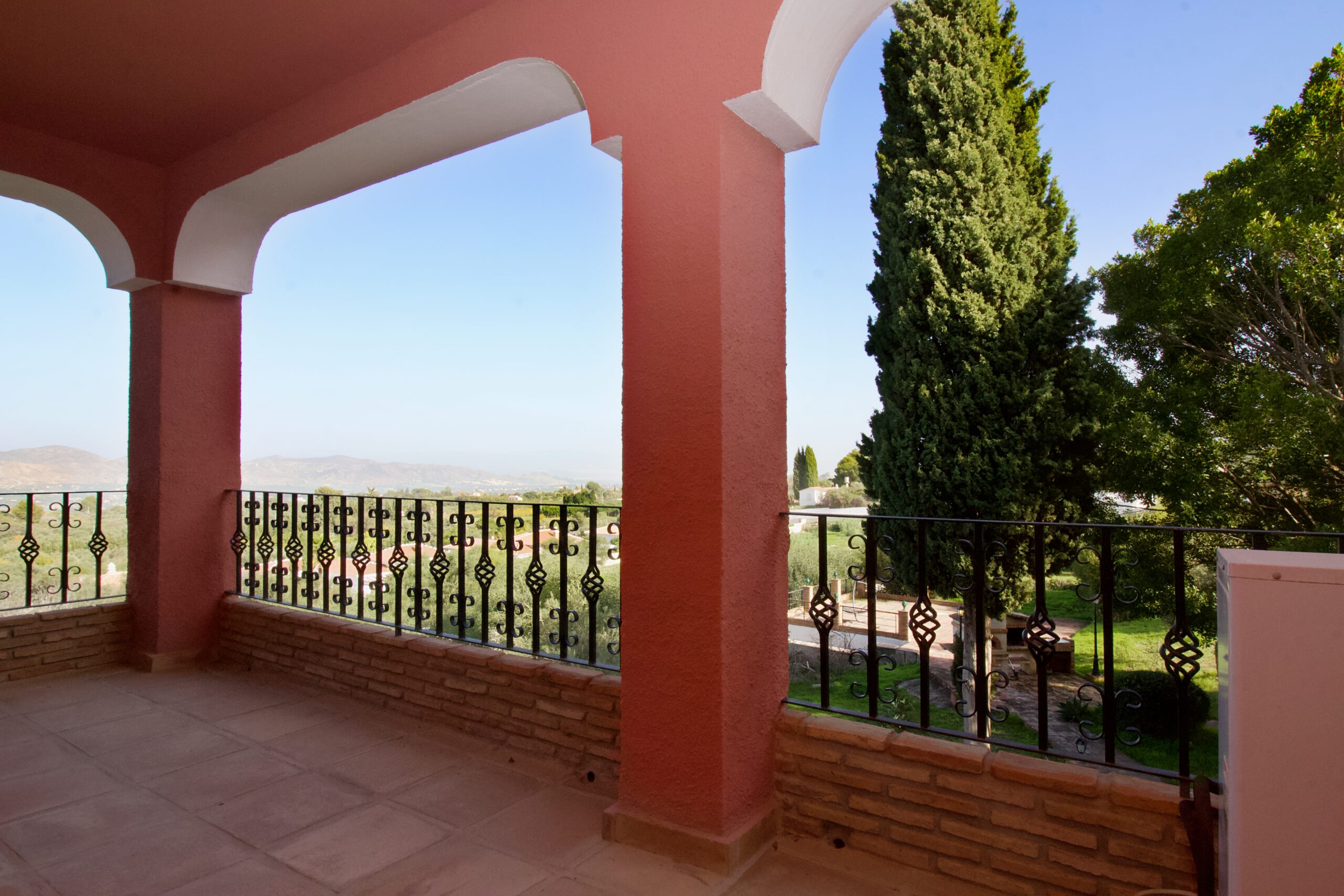 Villa for sale in Alhaurin-El-Grande, Malaga