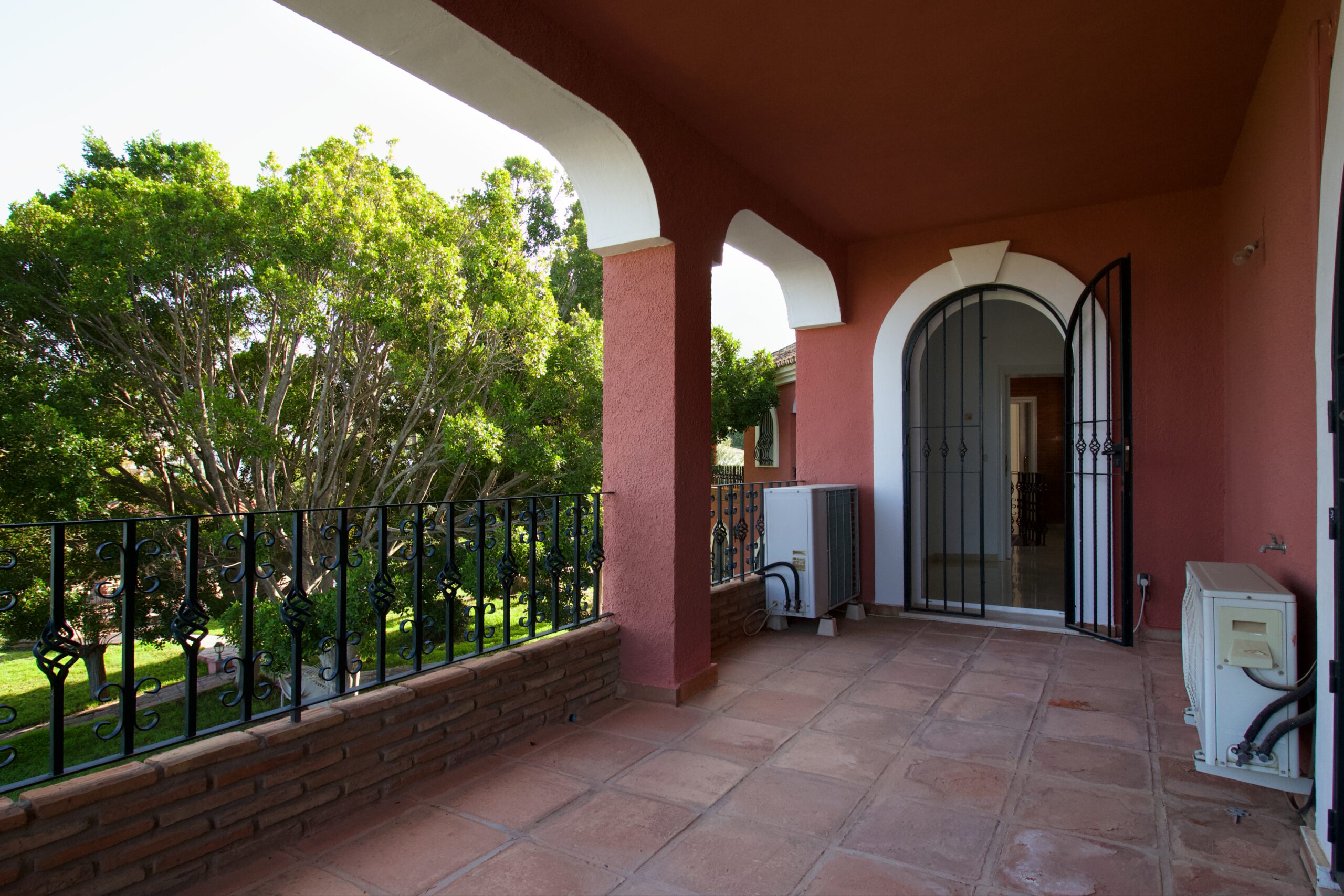 Villa for sale in Alhaurin-El-Grande, Malaga