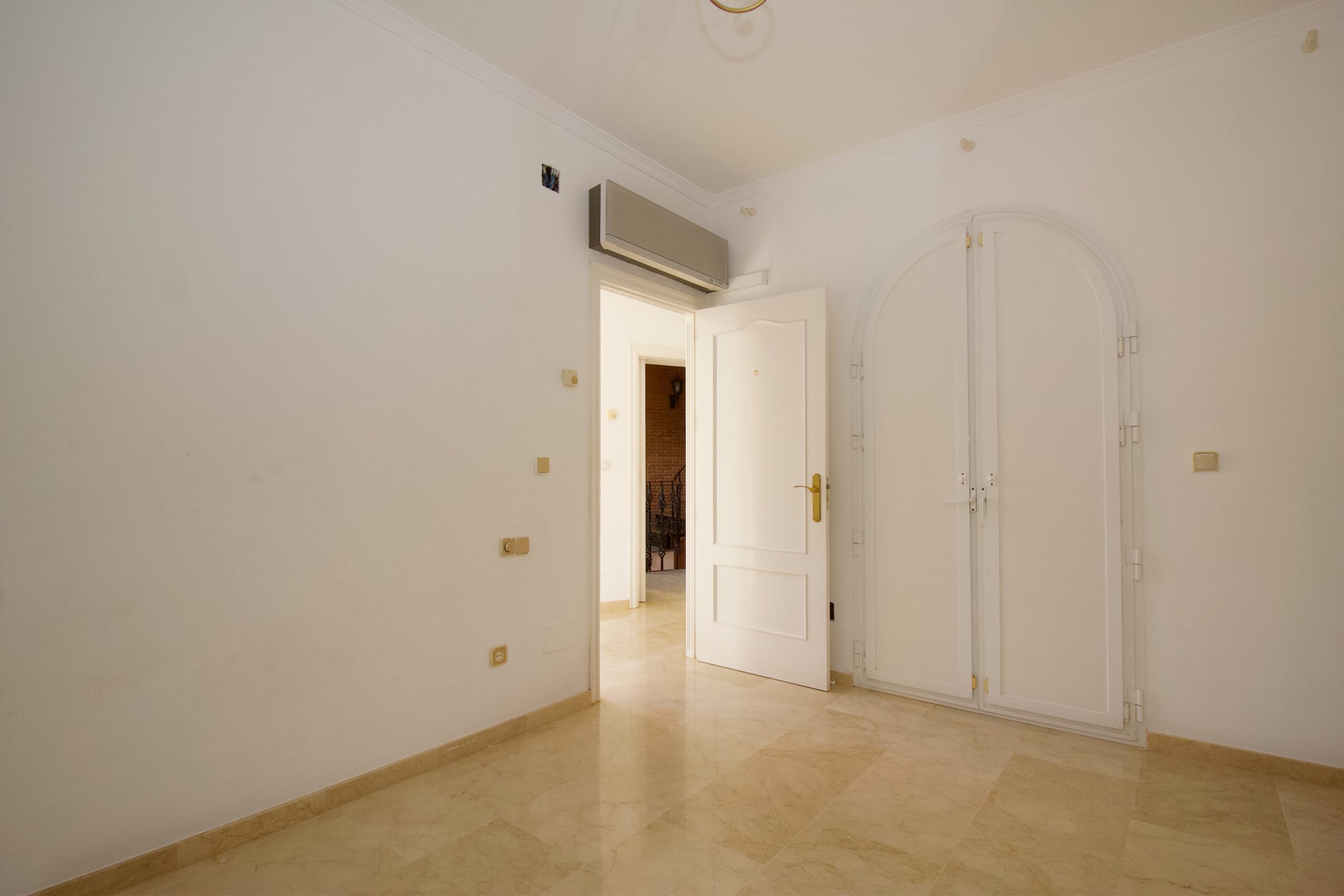 Villa for sale in Alhaurin-El-Grande, Malaga