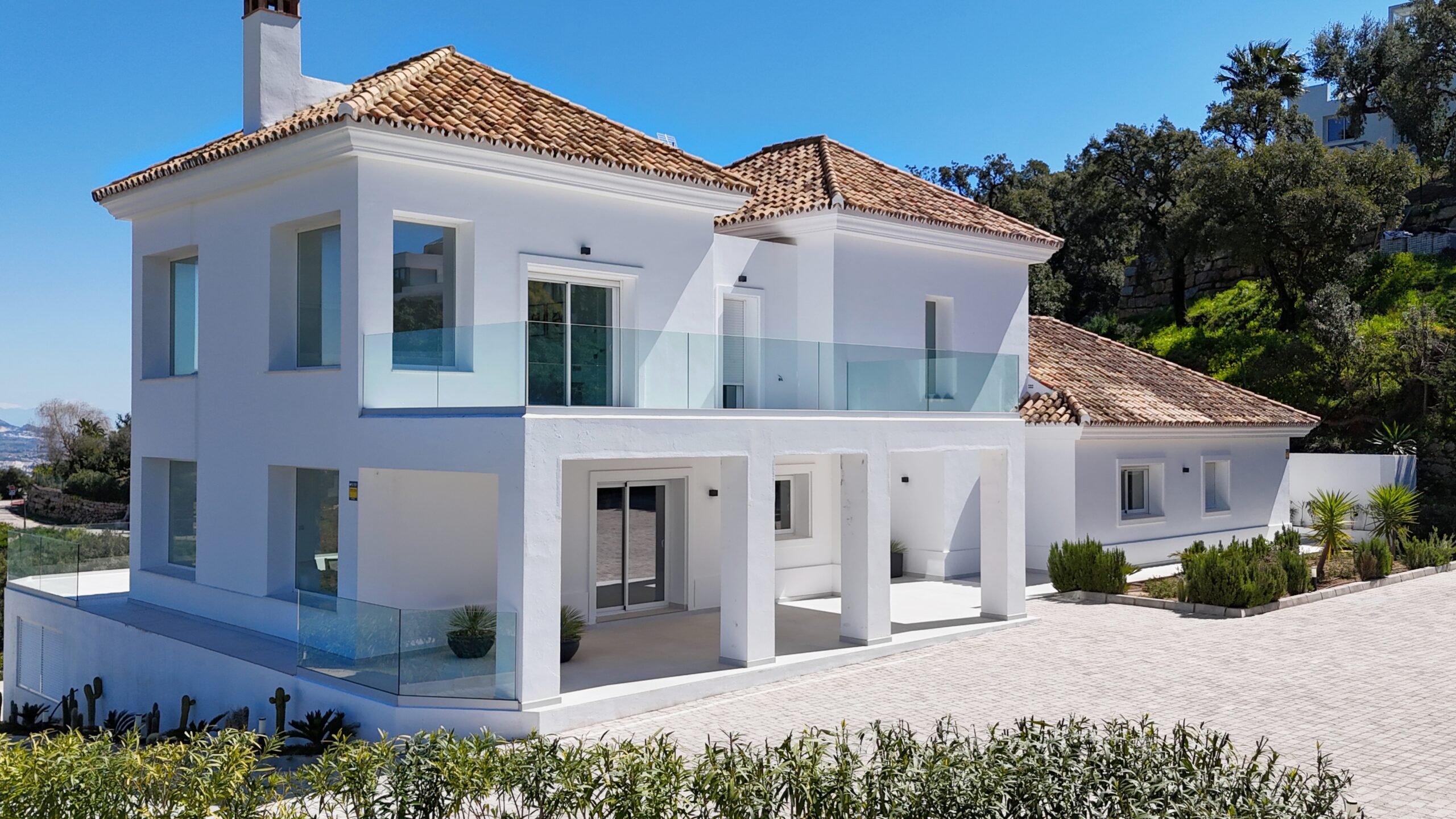 Villa for sale in La-Mairena, Malaga
