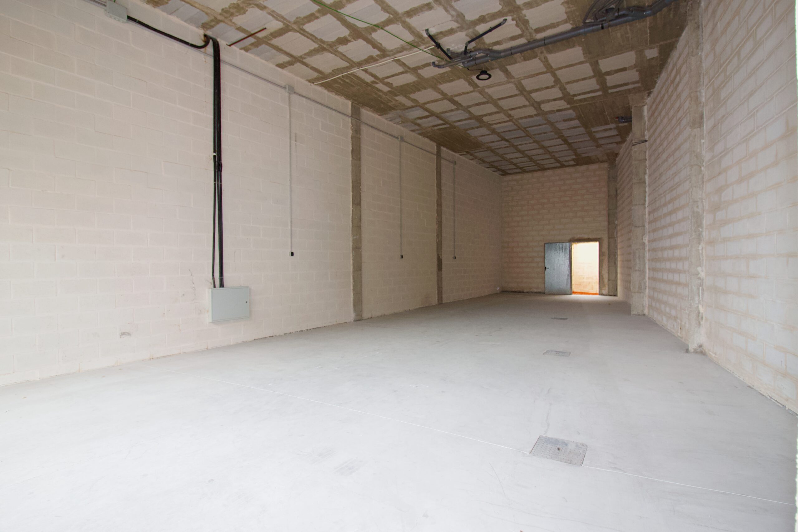 Nave-Industrial for sale in Alhaurin-El-Grande, Malaga