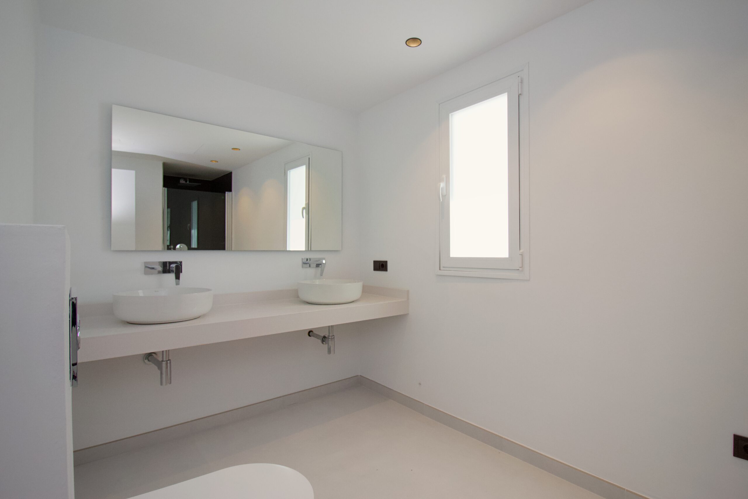 Villa for sale in La-Mairena, Malaga