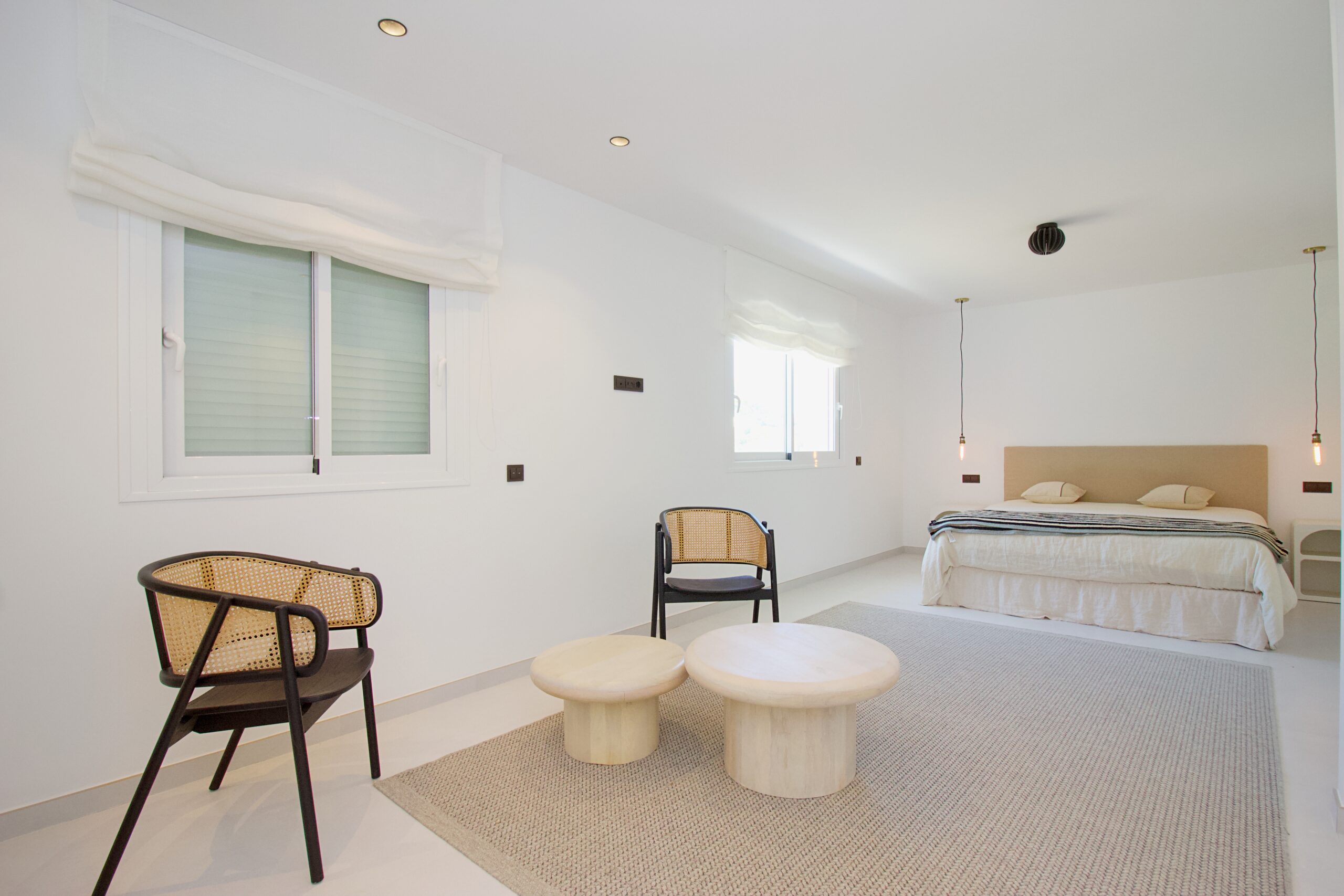 Villa for sale in La-Mairena, Malaga