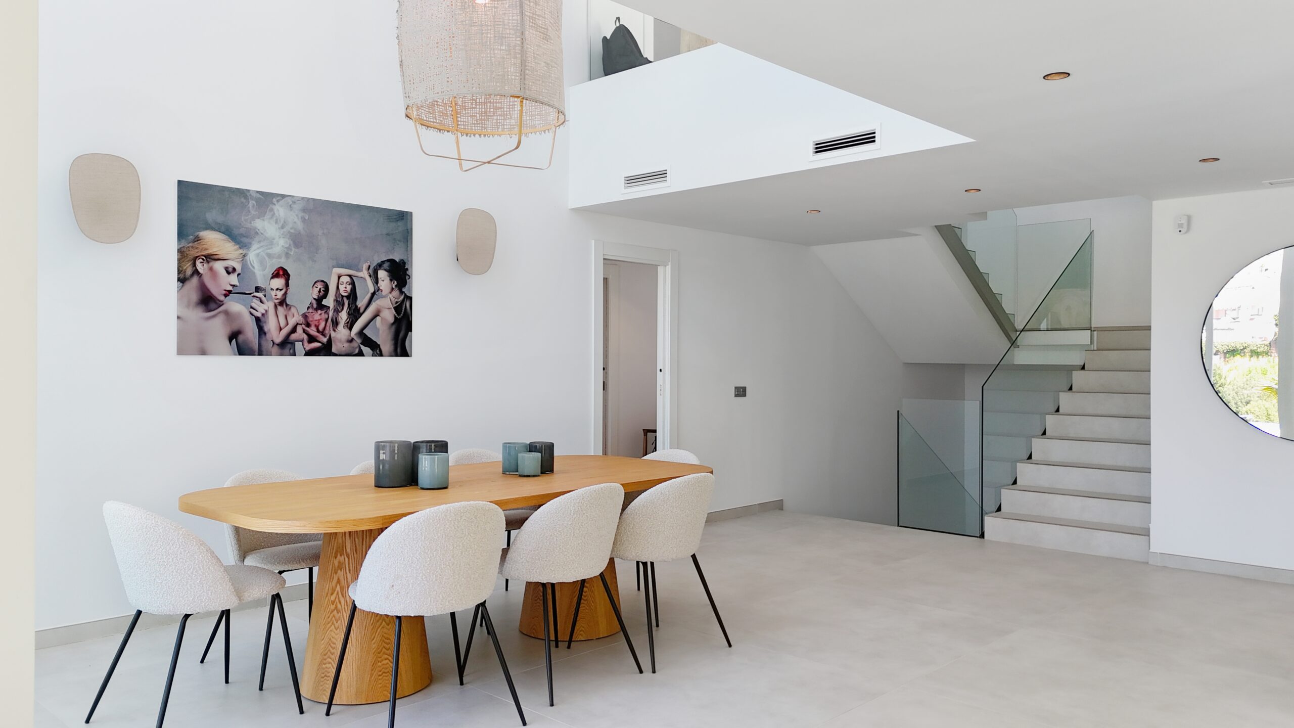 Villa for sale in La-Mairena, Malaga