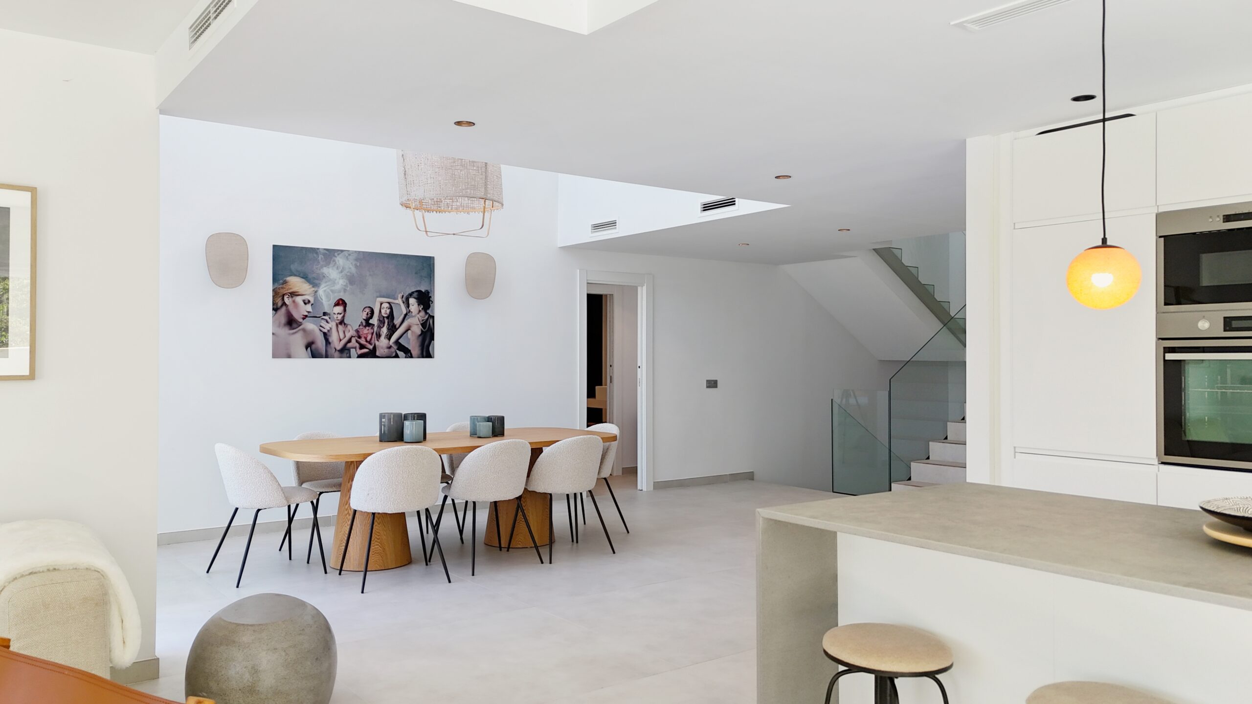 Villa for sale in La-Mairena, Malaga