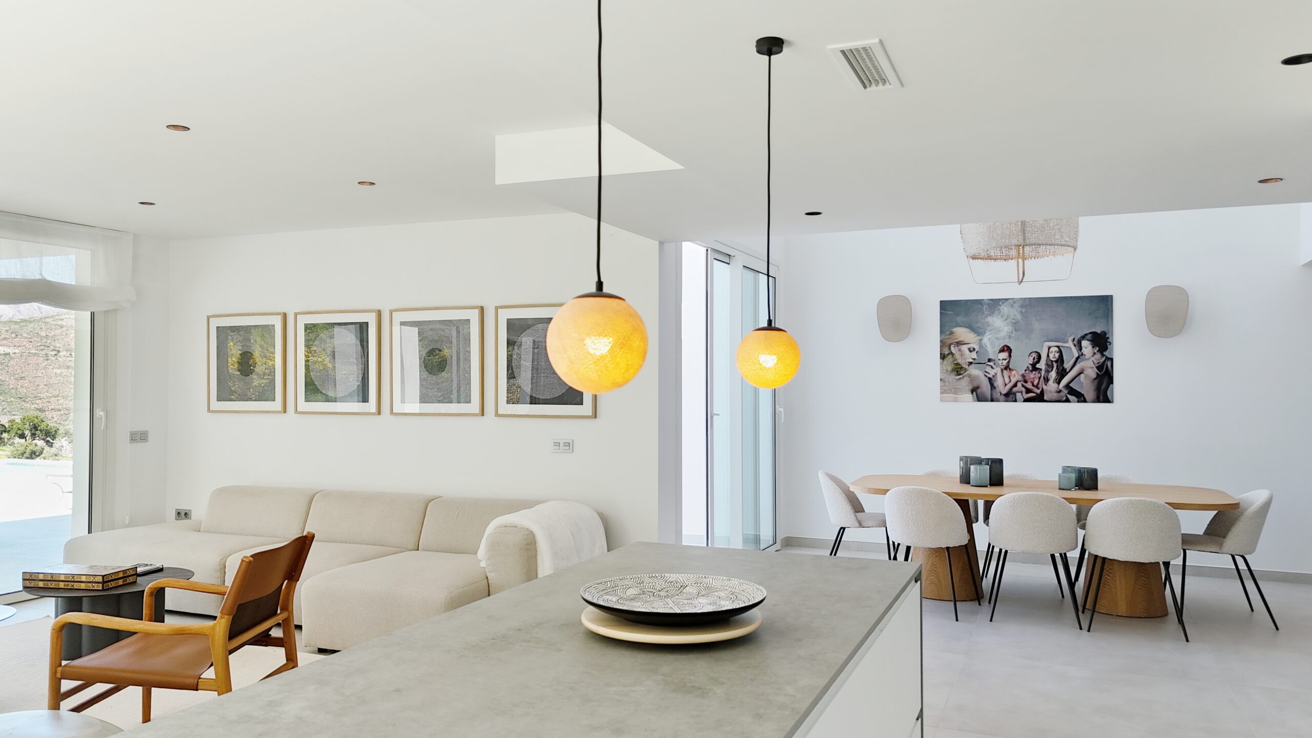 Villa for sale in La-Mairena, Malaga