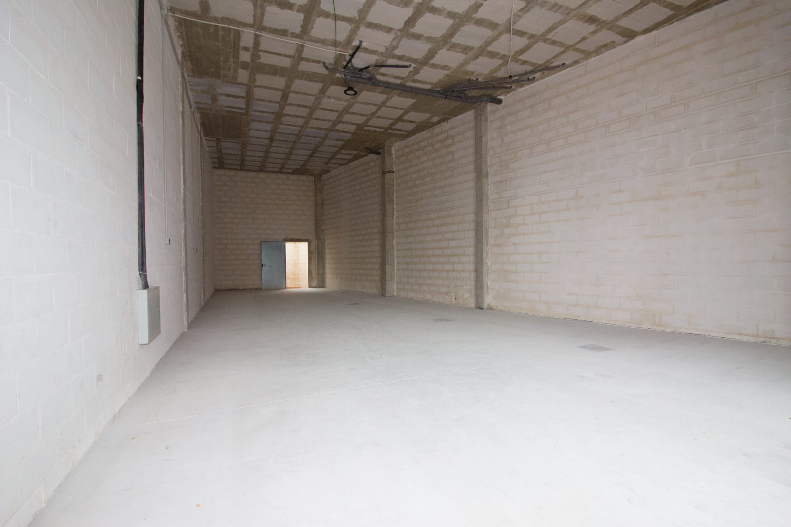 Nave-Industrial for sale in Alhaurin-El-Grande, Malaga