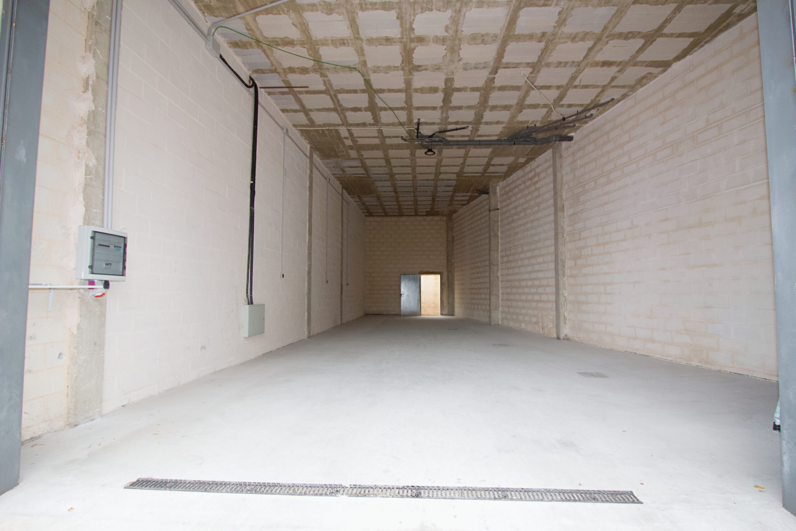 Nave-Industrial for sale in Alhaurin-El-Grande, Malaga